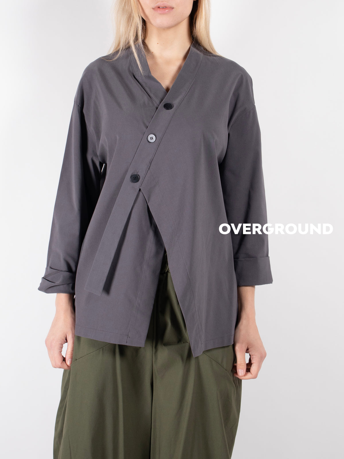 CAMICIA SCOLLO A V CON ABBOTTONATURA TRASVERSALE - OVERGROUND STORE