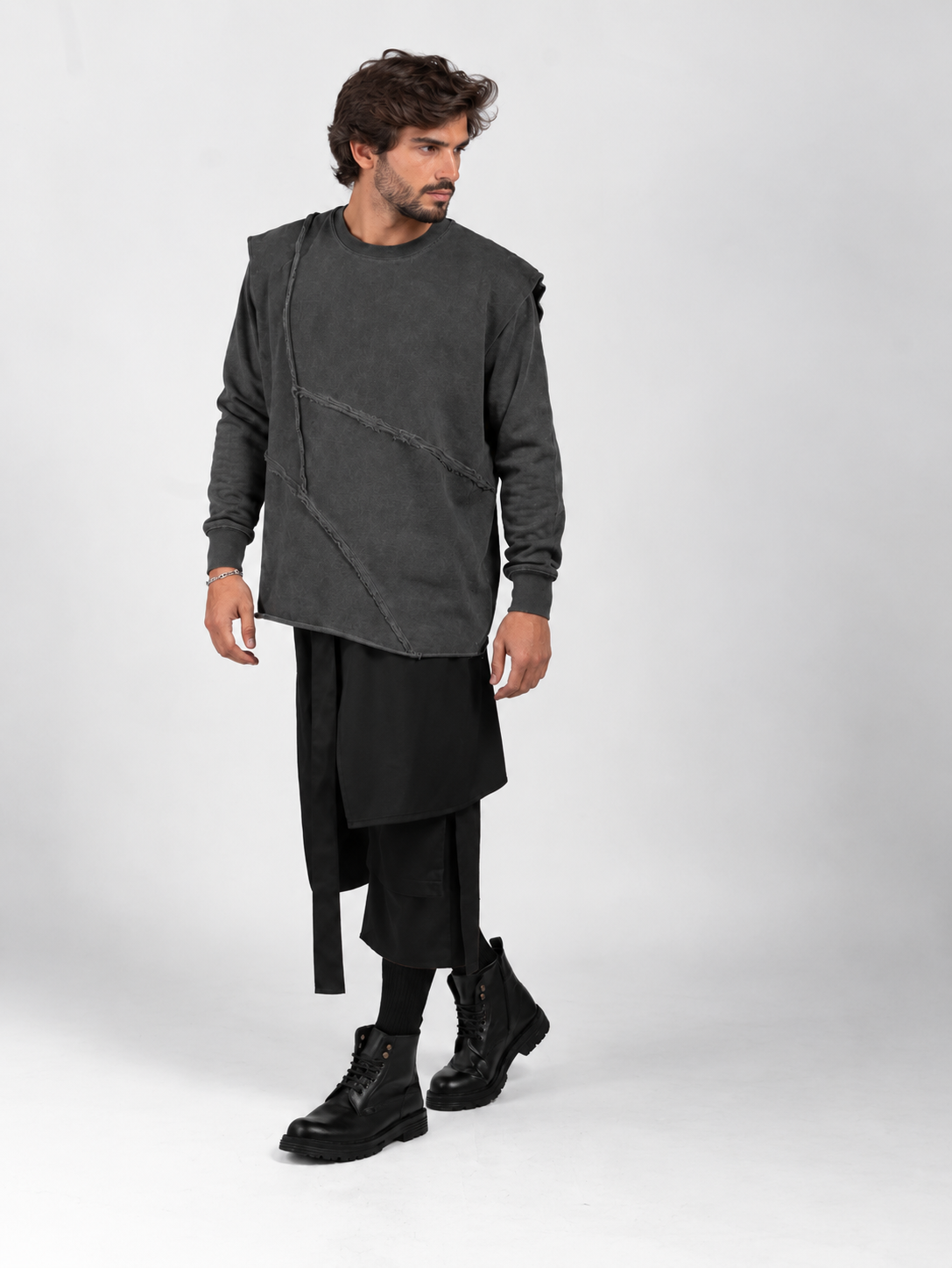 SHORTS WITH FRONT FLAPS AND DOUBLE Z TIE