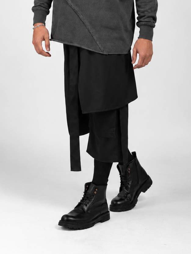 SHORTS WITH FRONT FLAPS AND DOUBLE Z TIE