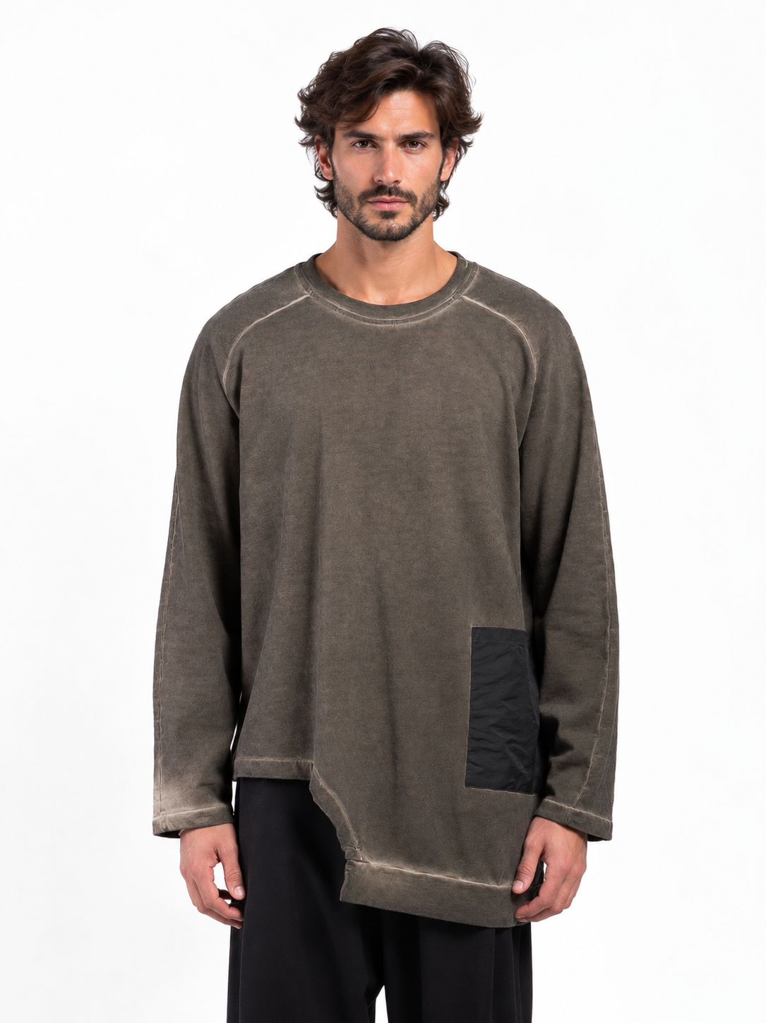 MAGLIA OVER CON SPACCO E TASCA LATERALE