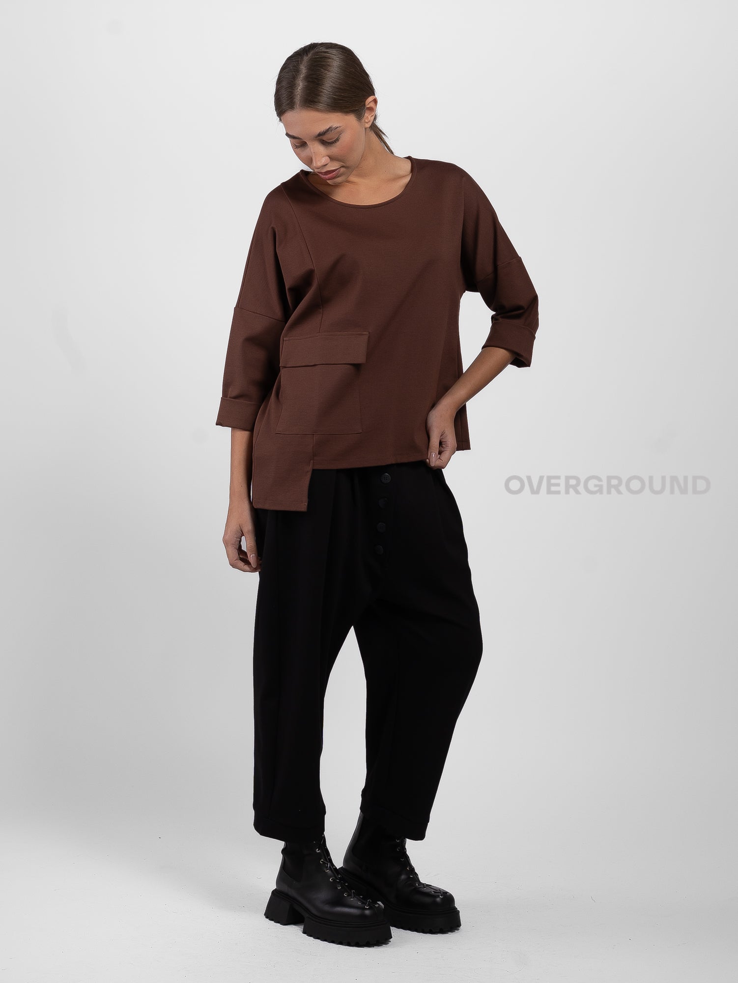 Maglia asimmetrica con tasca laterale - OVERGROUND STORE