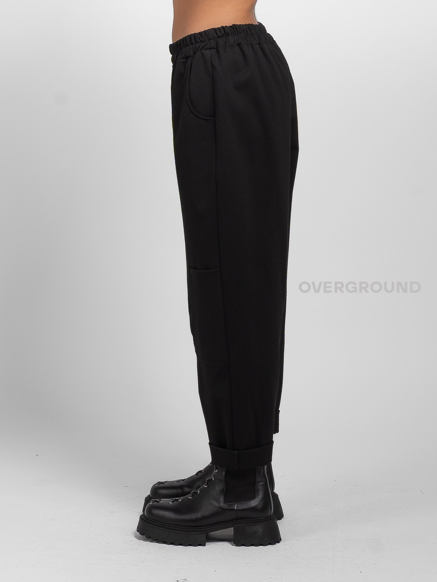 OVERSIZED TROUSERS WITH POCKET ON THE LEG AND FLAP