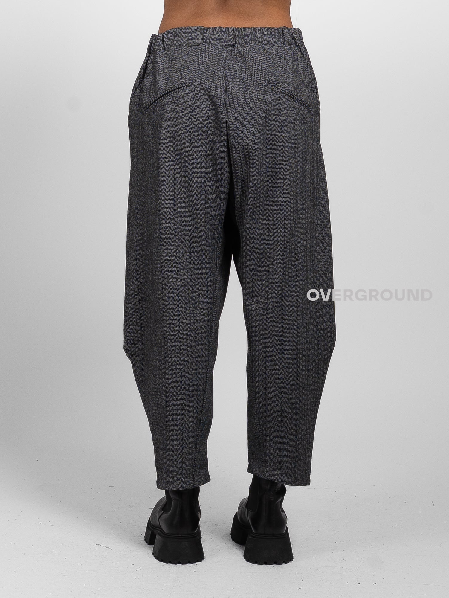 PANTALONE OVER RIGATO CON CUCITURE SUL GAMBULE