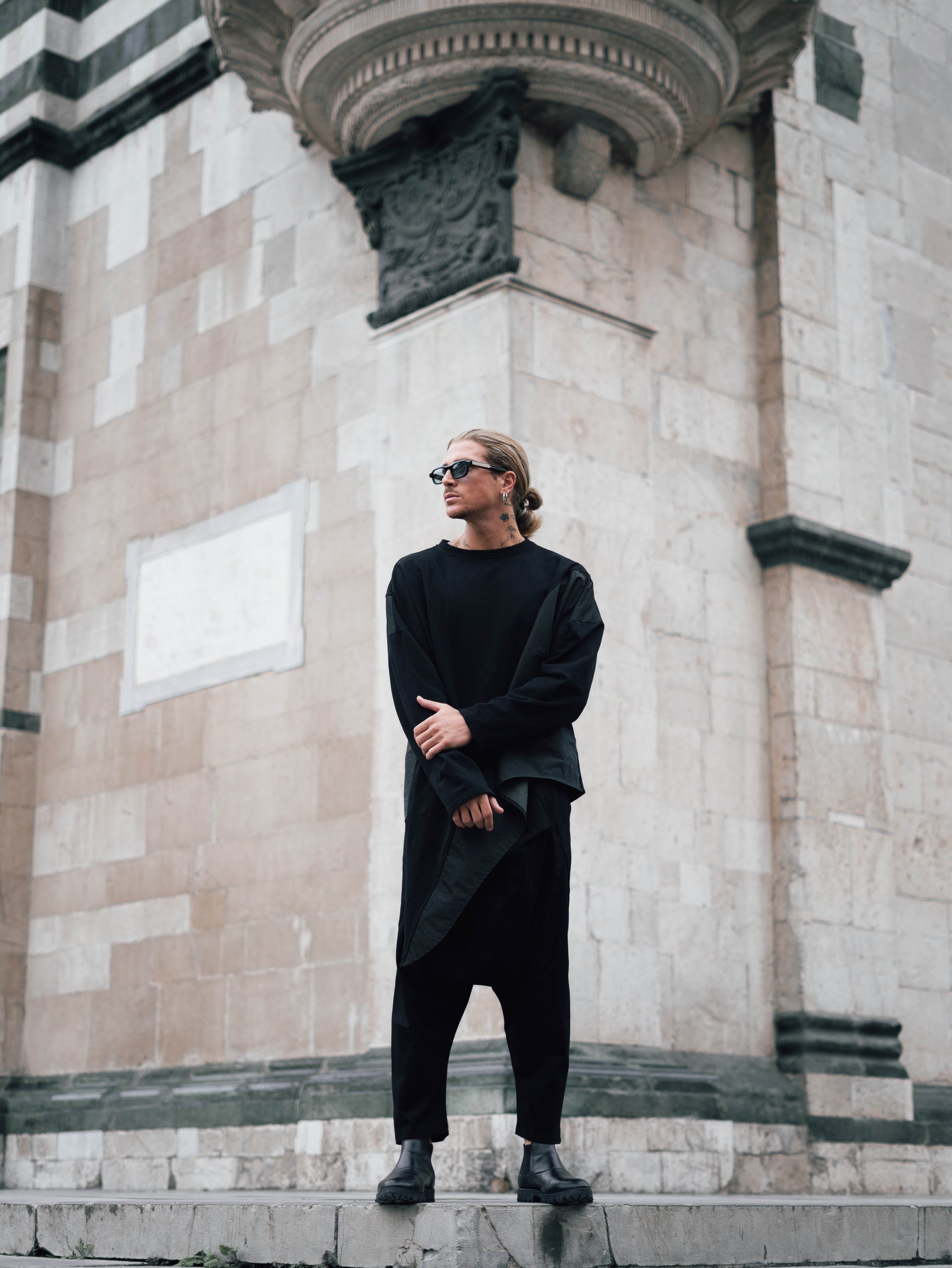 MAGLIA OVER ASIMMETRICA CON PUNTA