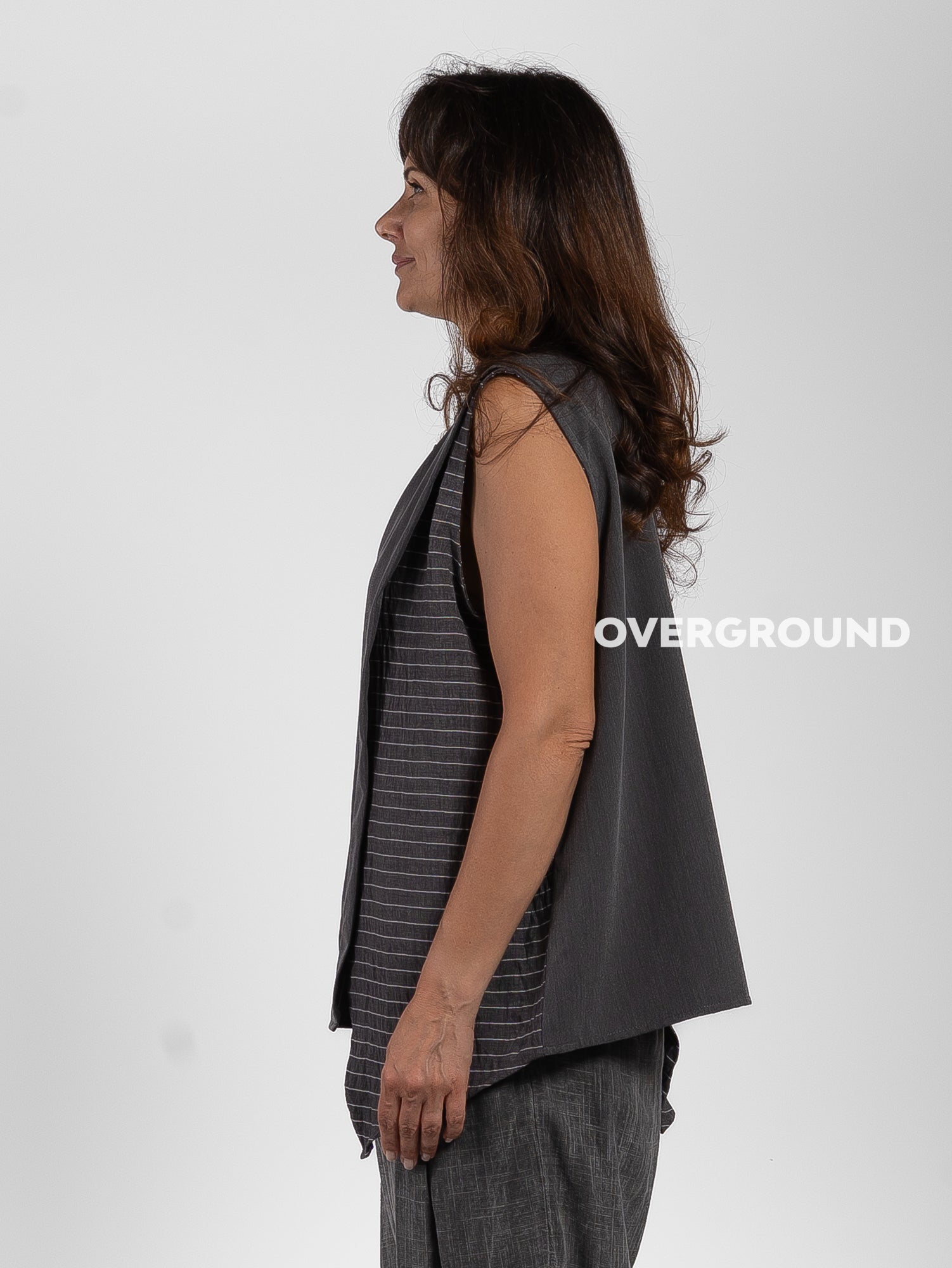 BLUSA SMANICATA ASIMMETRICA RIGATA