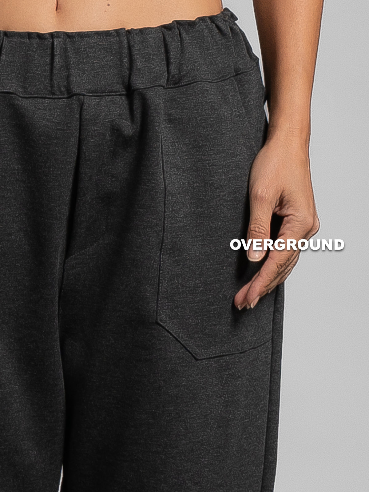 PANTALONE OVER CON TASCHE E CUCITURE SUL GAMBULE
