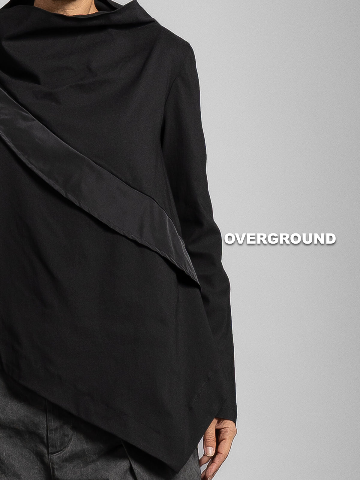 BLUSA OVER CON COLLO ALTO E PUNTA DAVANTI