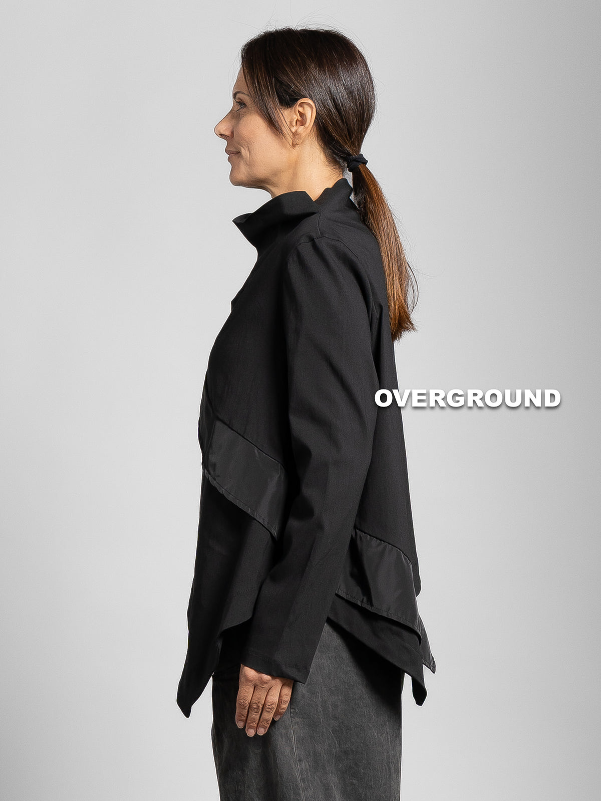BLUSA OVER CON COLLO ALTO E PUNTA DAVANTI