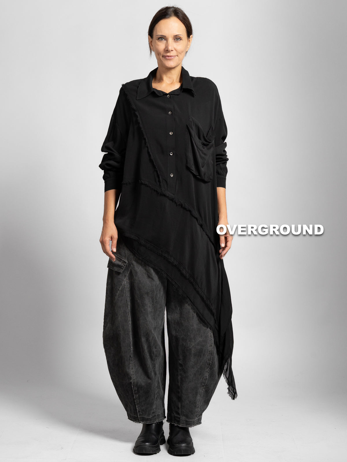 CAMICIA OVER VELATA ASIMMETRIVA CON PUNTA, TASCA E CUCITURE TAGLIO VIVO - OVERGROUND STORE
