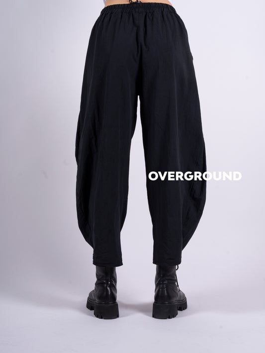PANTALONE OVER CON RIPRESE IN FONDO