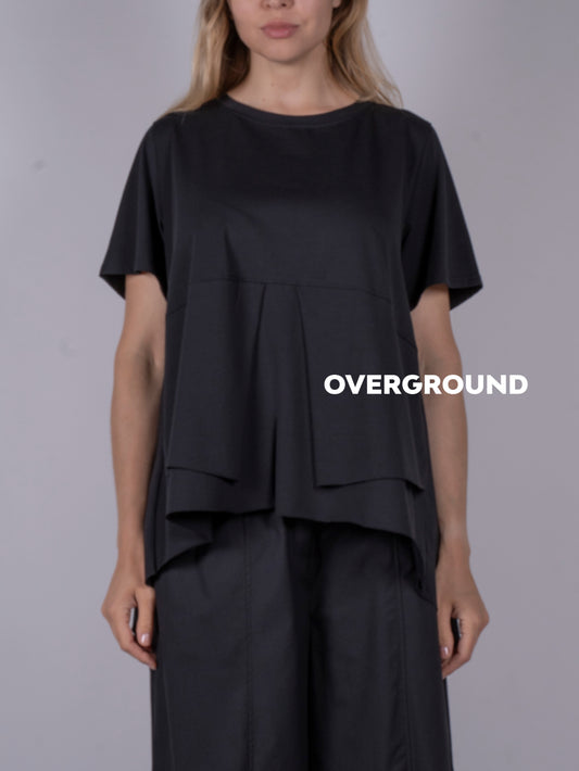Sweater with ruffles on the front