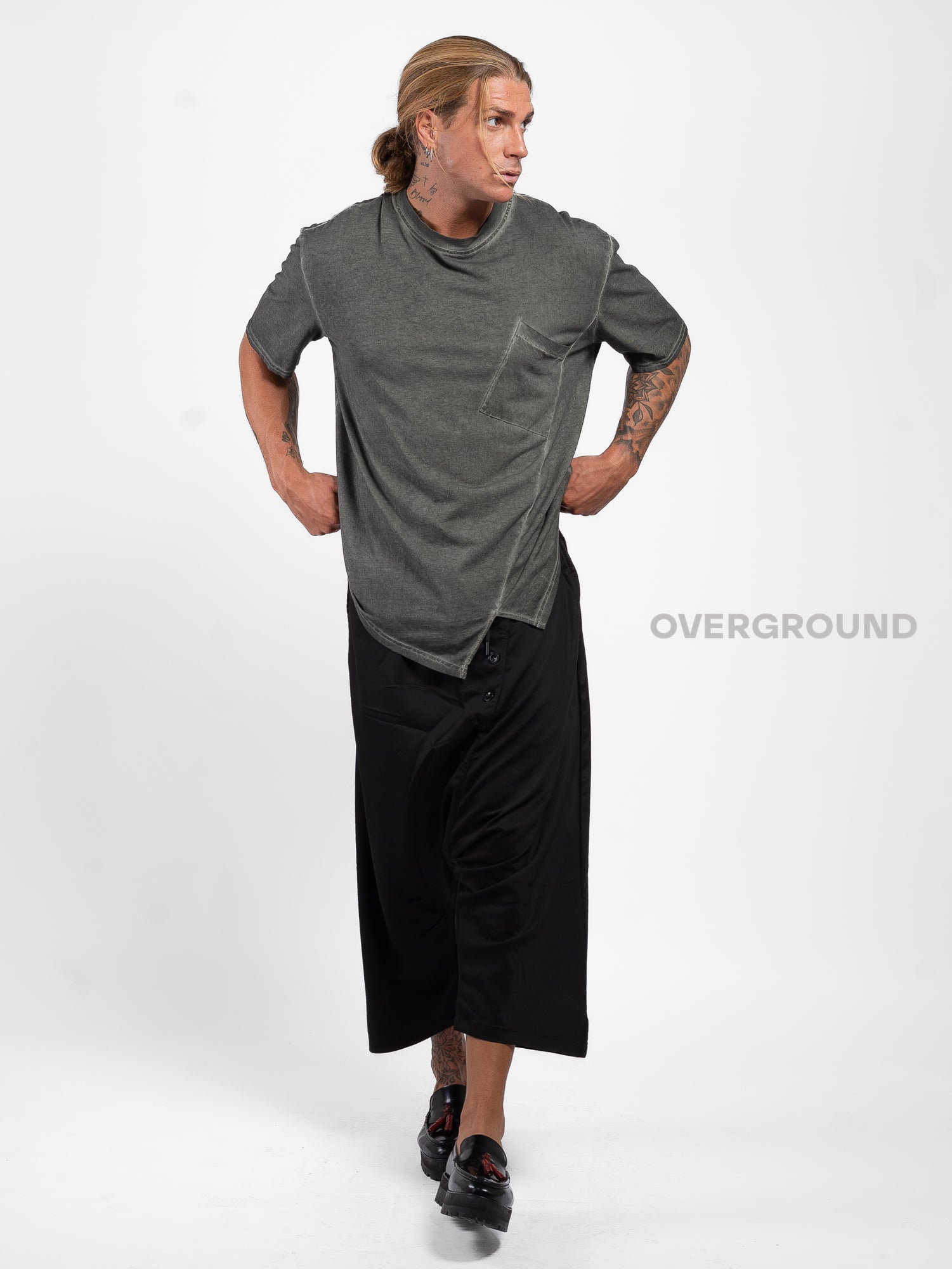 T-SHIRT CON TASCHINO DAVANTI E CUCITURA - OVERGROUND STORE