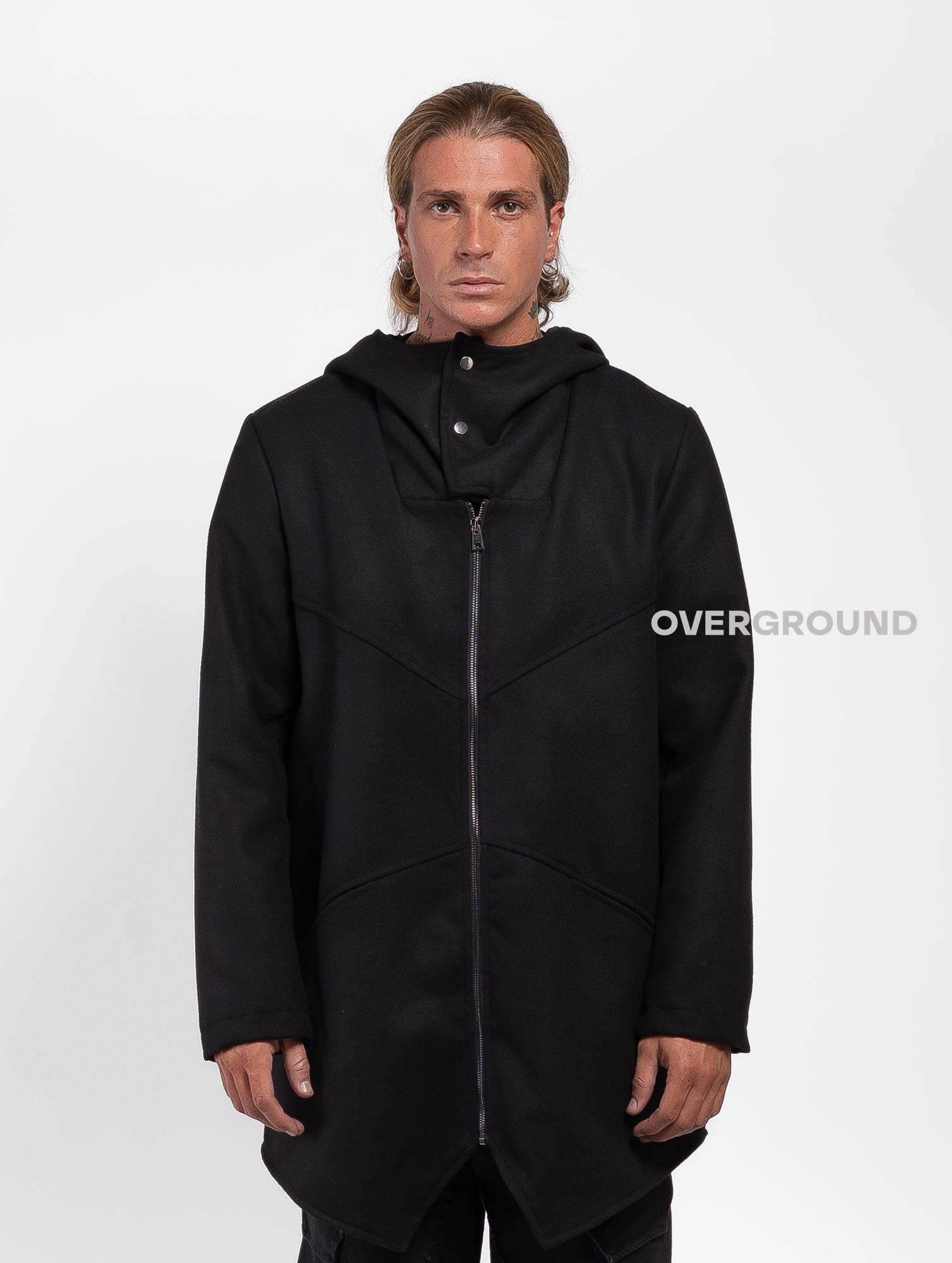 Giaccone asimmetrico con cappuccio e cerniera e bottoni - OVERGROUND STORE