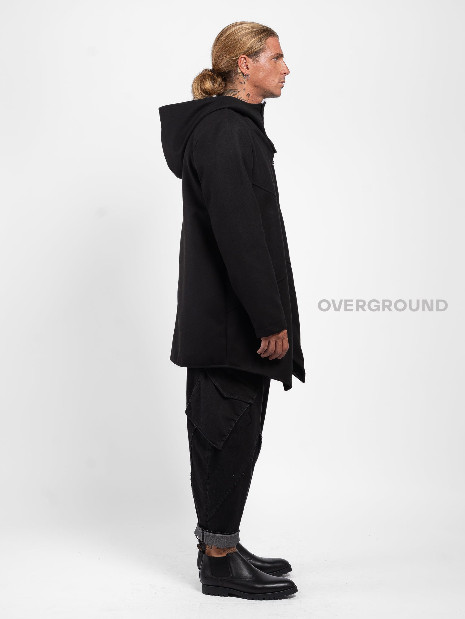 Giaccone asimmetrico con cappuccio e cerniera e bottoni - OVERGROUND STORE