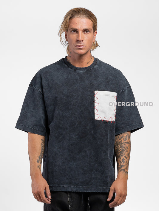 T- SHIRT OVER CON MANICHE LARGHE E TASCHINO