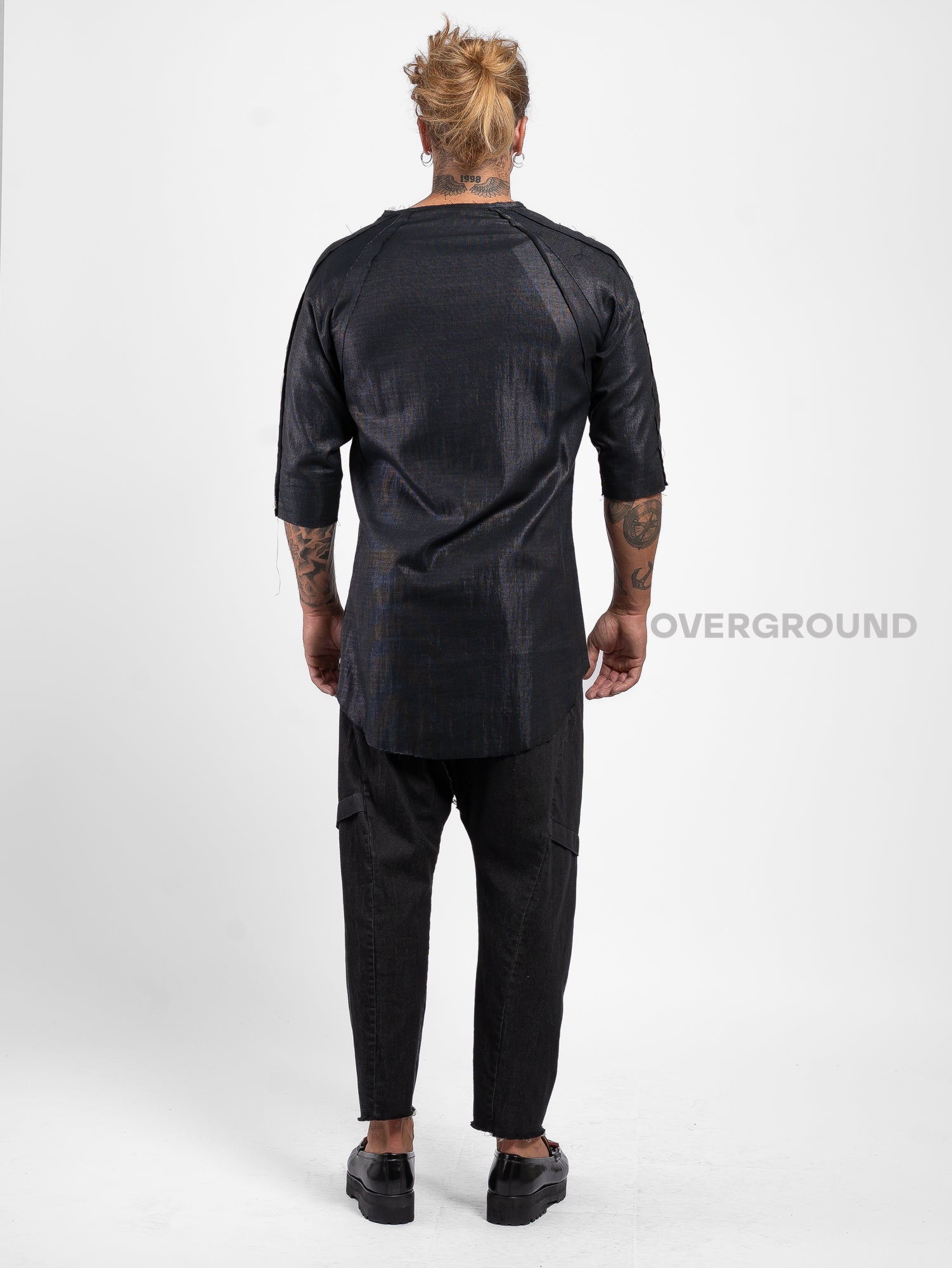 Maglia asimmetrica con bottoni - OVERGROUND STORE