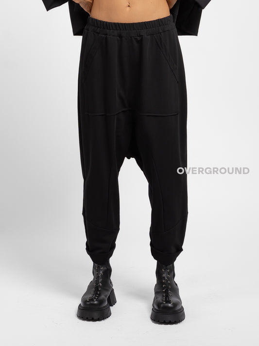 PANTALONE A CAVALLO BASSO CUCITURE E TASCHE FRONTALI