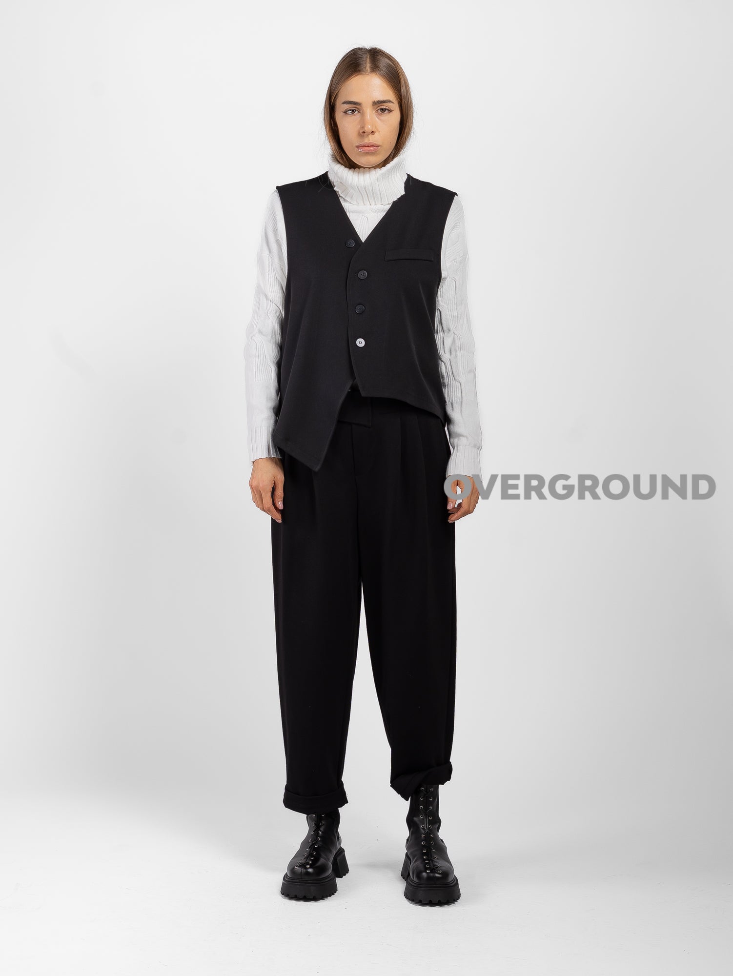 GILET CON ABBOTTONATURA ASIMMETRICA W