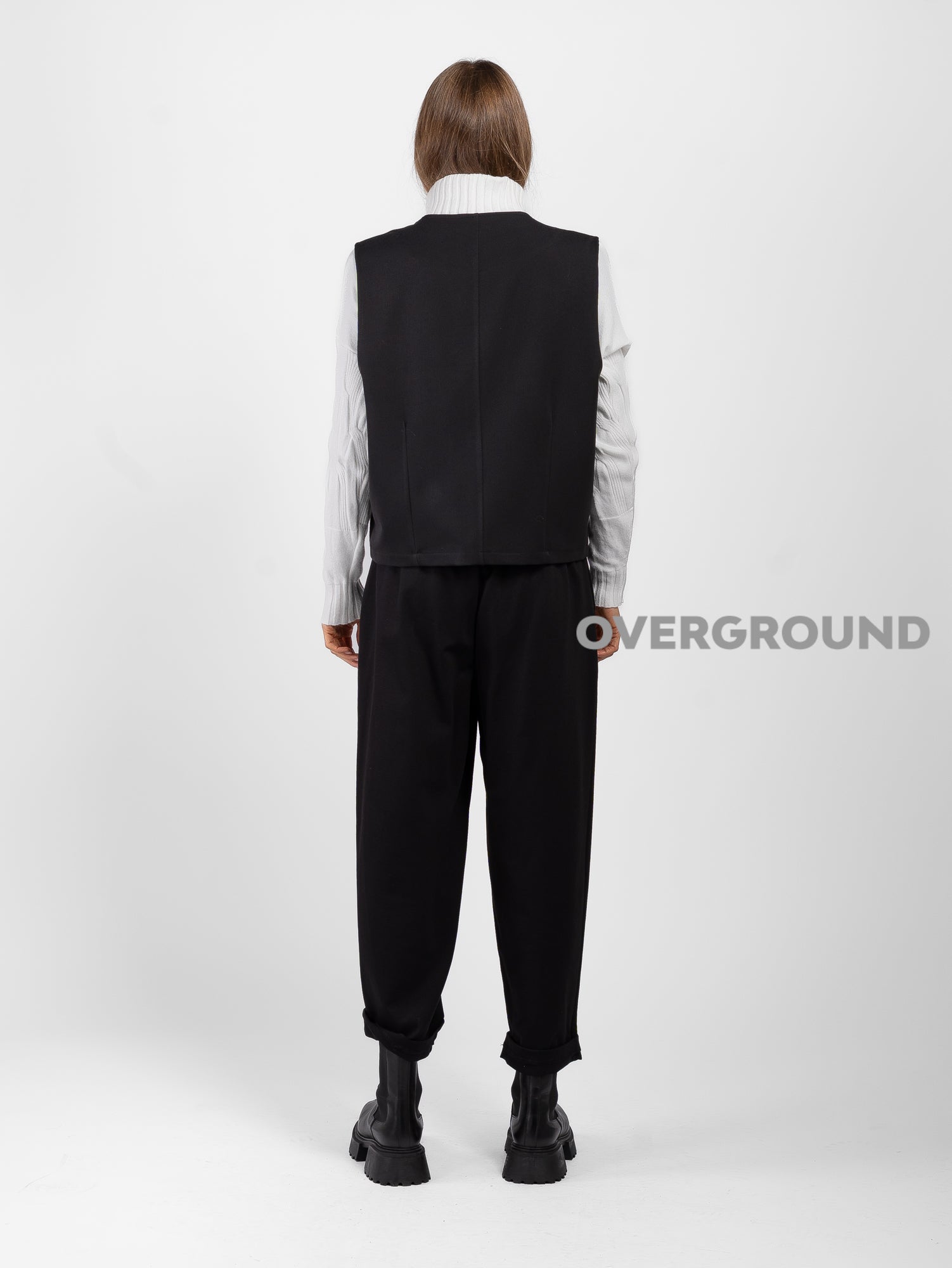 GILET CON ABBOTTONATURA ASIMMETRICA W