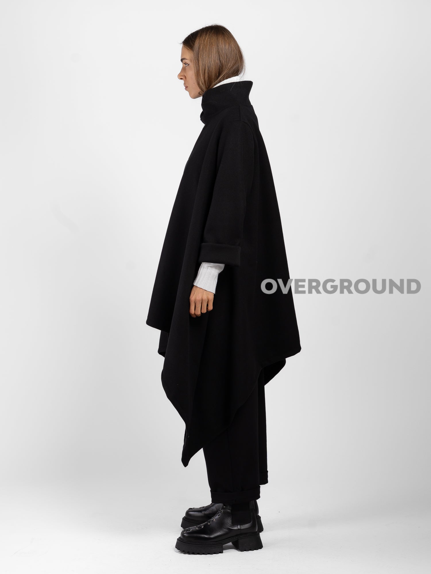 duster coat in cloth with asymmetrical buttoning
