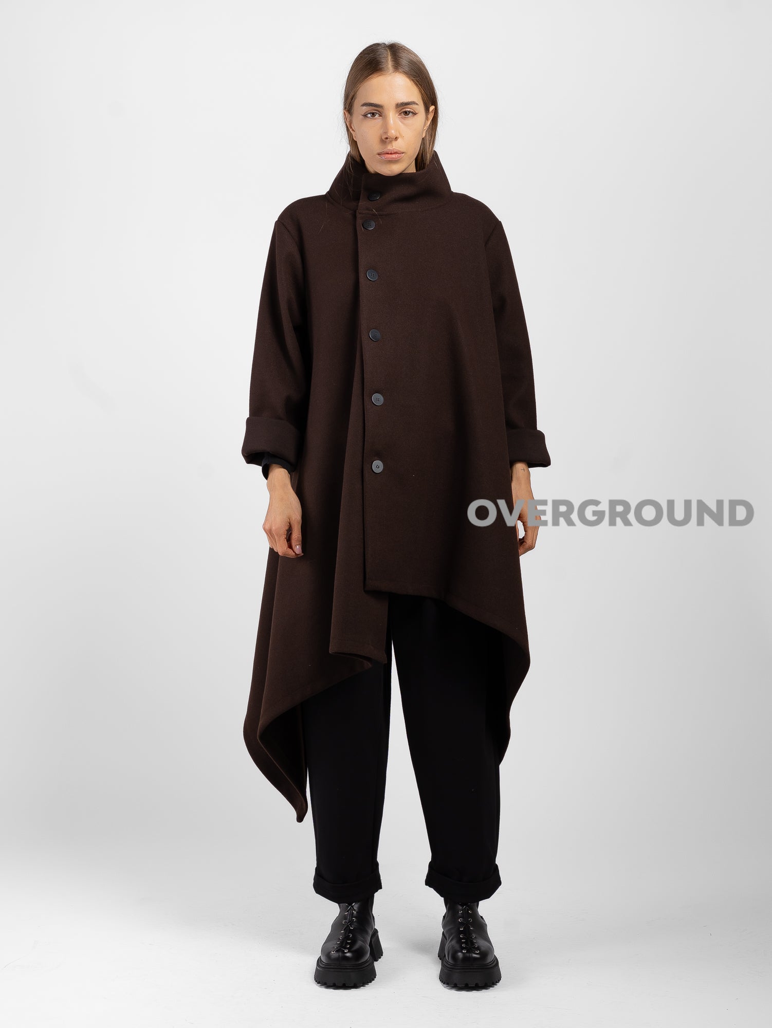 duster coat in cloth with asymmetrical buttoning