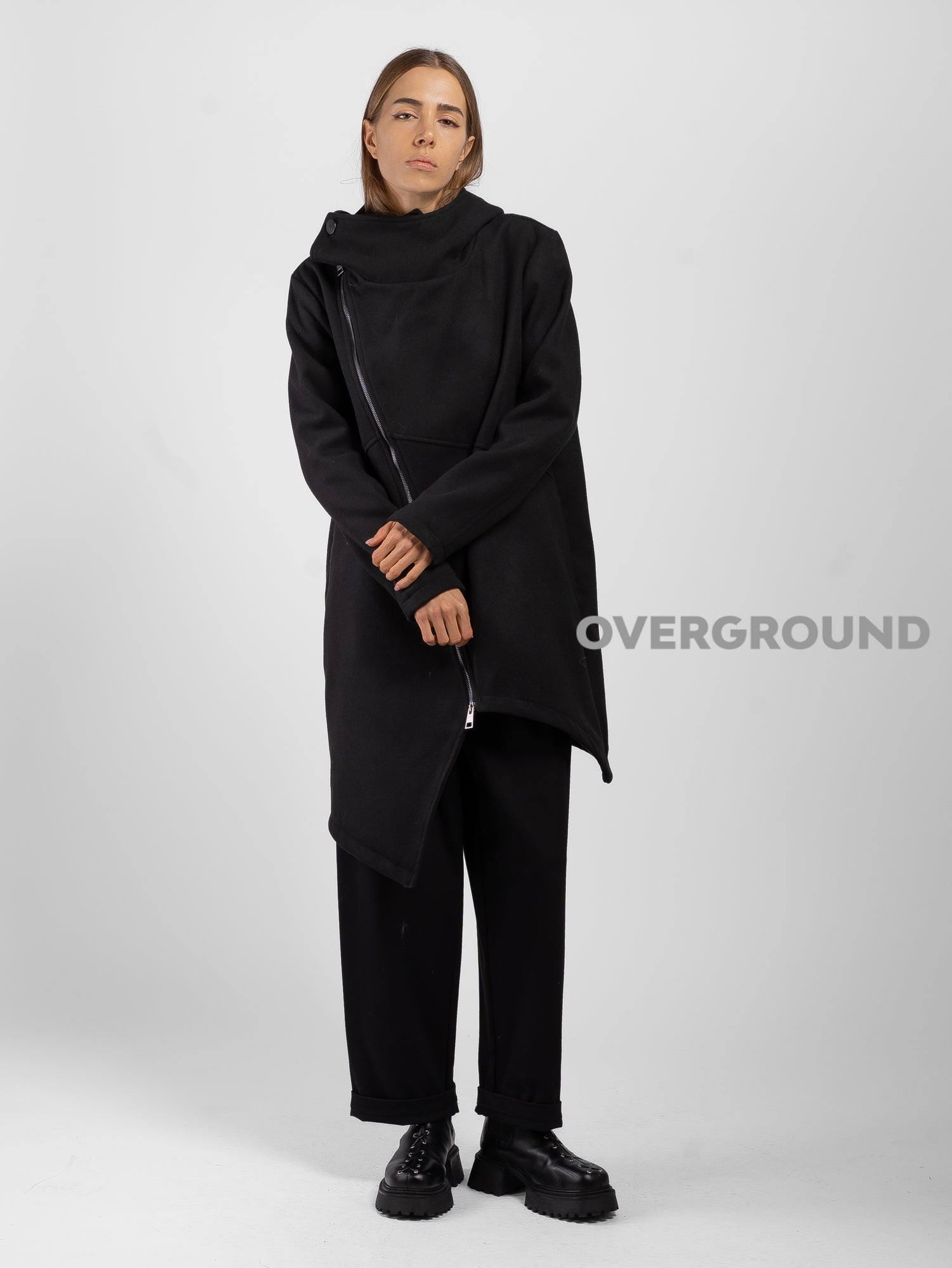 Giaccone con cerniera trasversale e bottone a chiudere Z