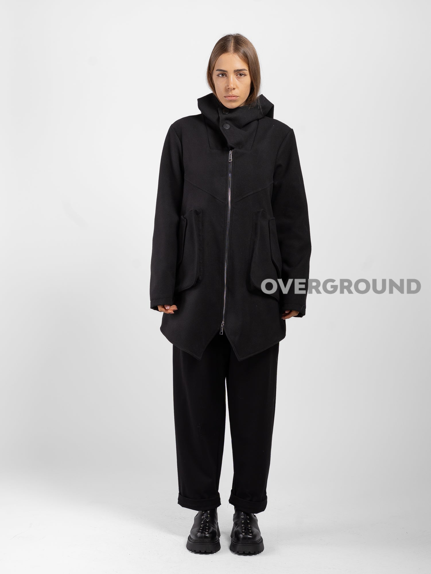 JACKET WITH TWO BUTTONS AND FRONT POCKETS