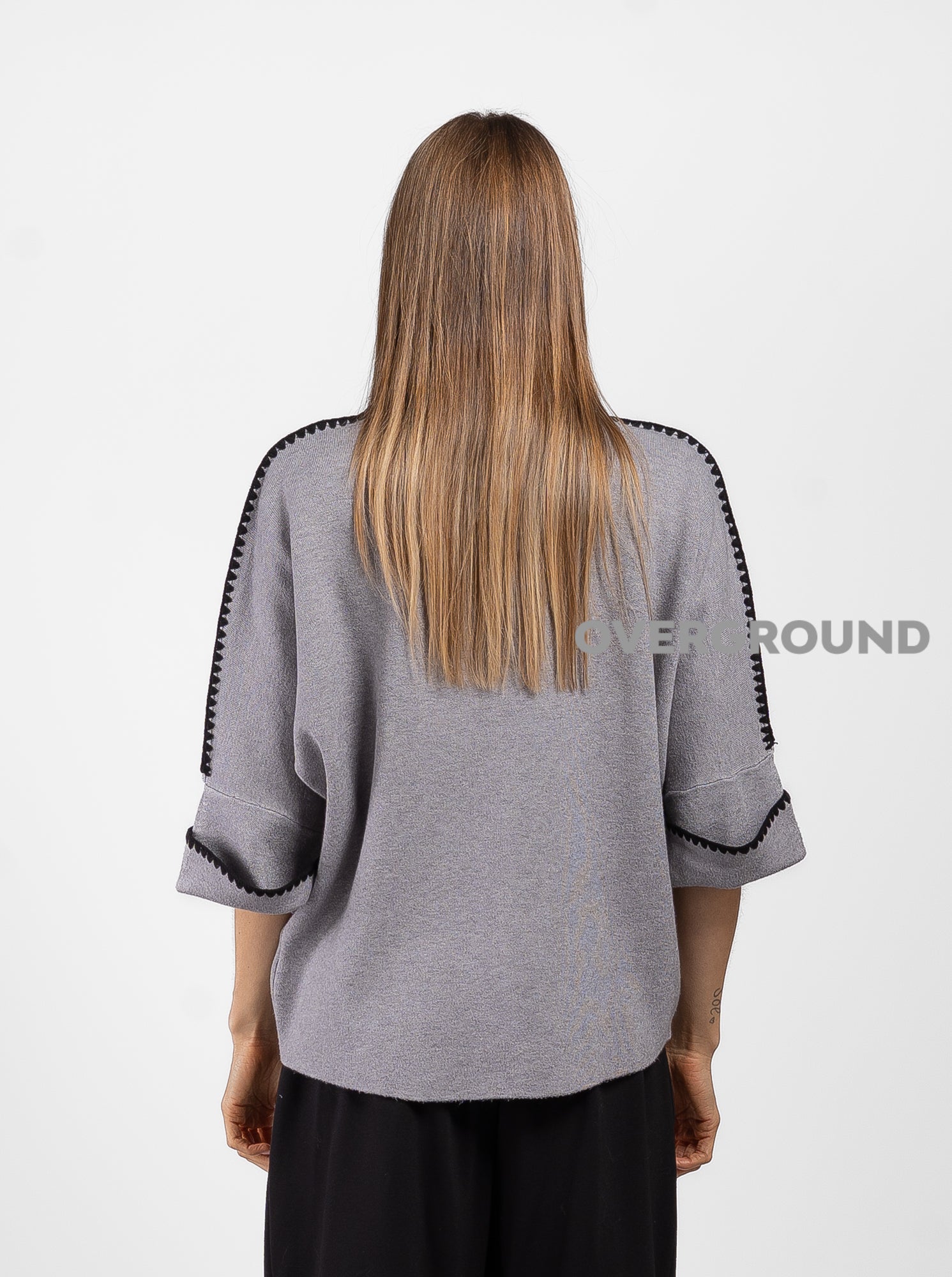 MAGLIONE CON RICAMO SULLA SPALLA - OVERGROUND STORE