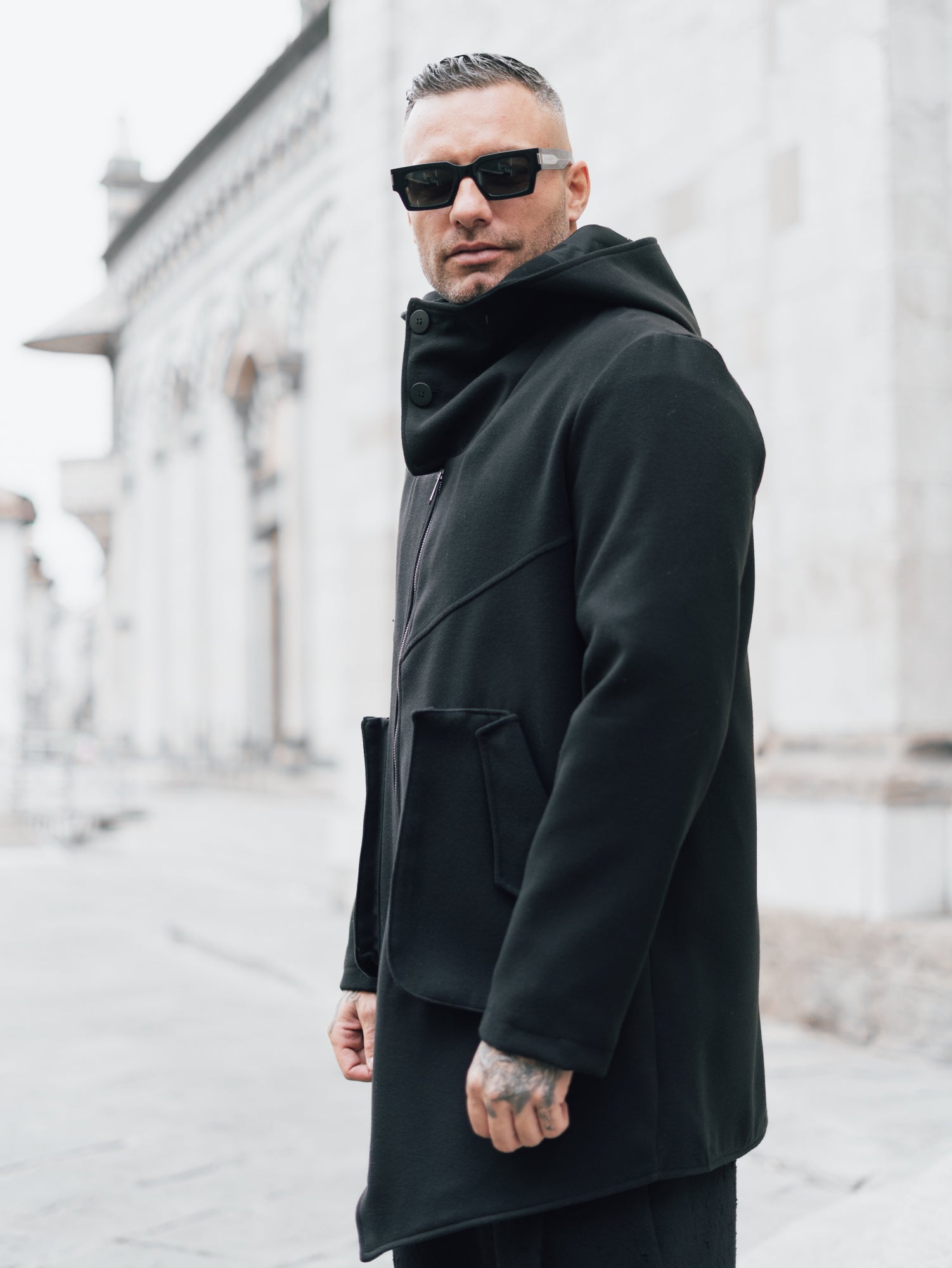 GIACCONE CON DUE BOTTONI E TASCHE DAVANTI Z