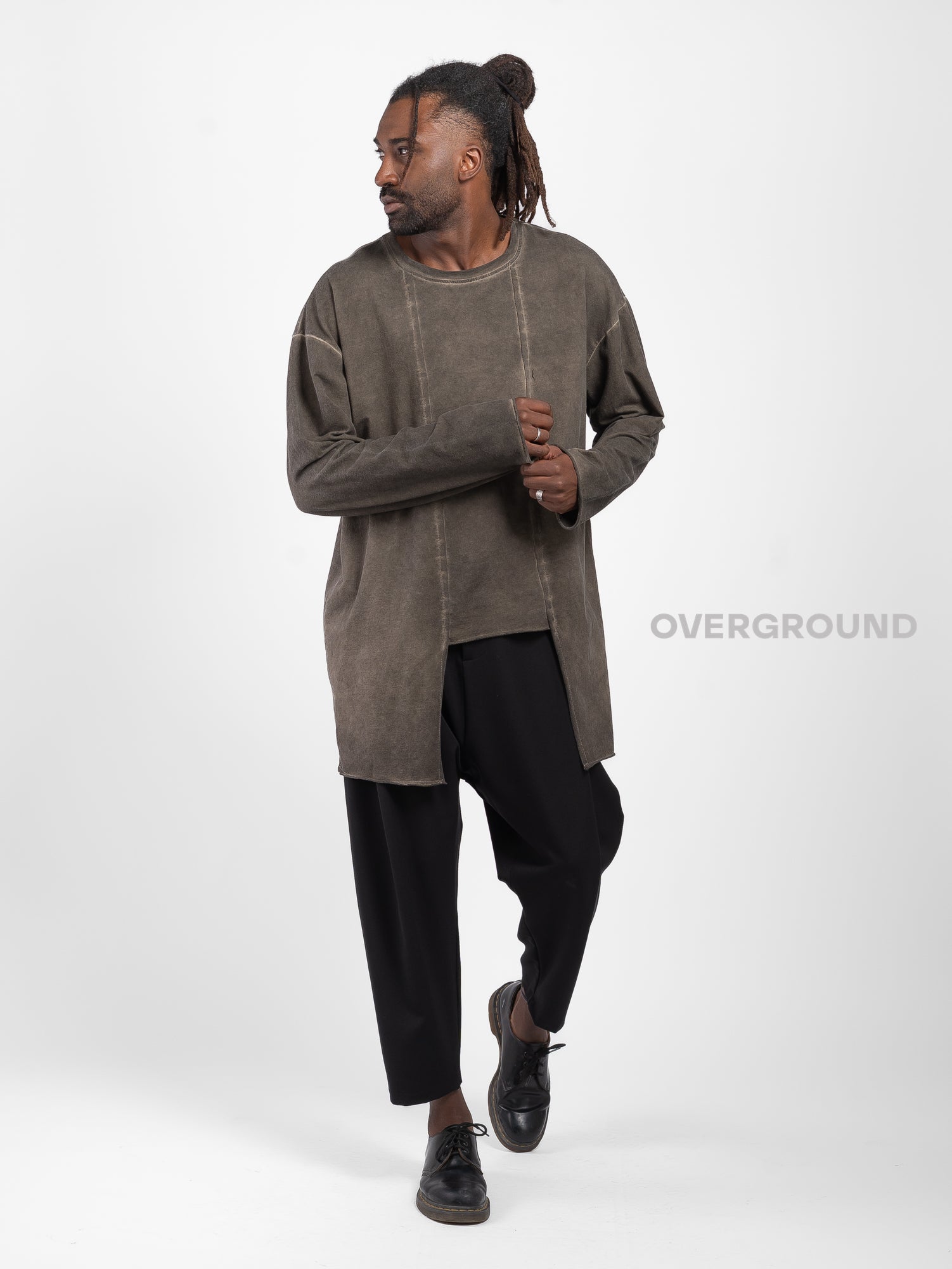 MAGLIA OVER ASIMMETRICA CON CUCITURE