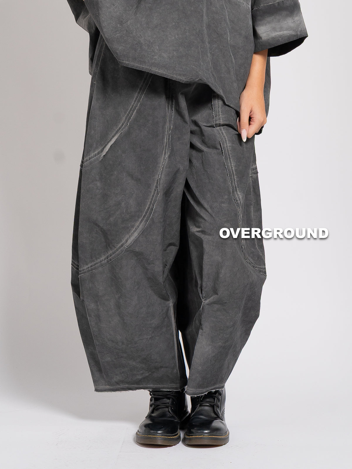 PANTALONE OVER GAMBULE LARGO CON CUCITURE