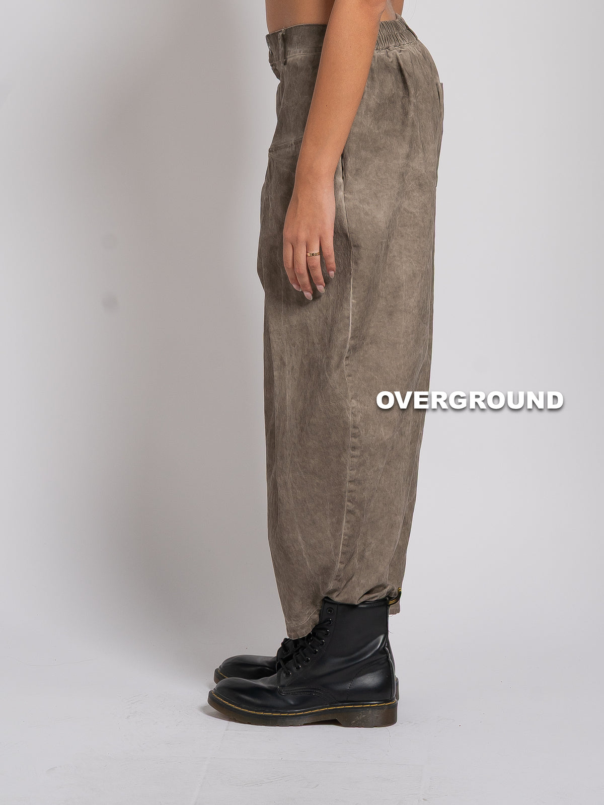 PANTALONE OVER CON PENS E CUCITURA SUL GAMBULE