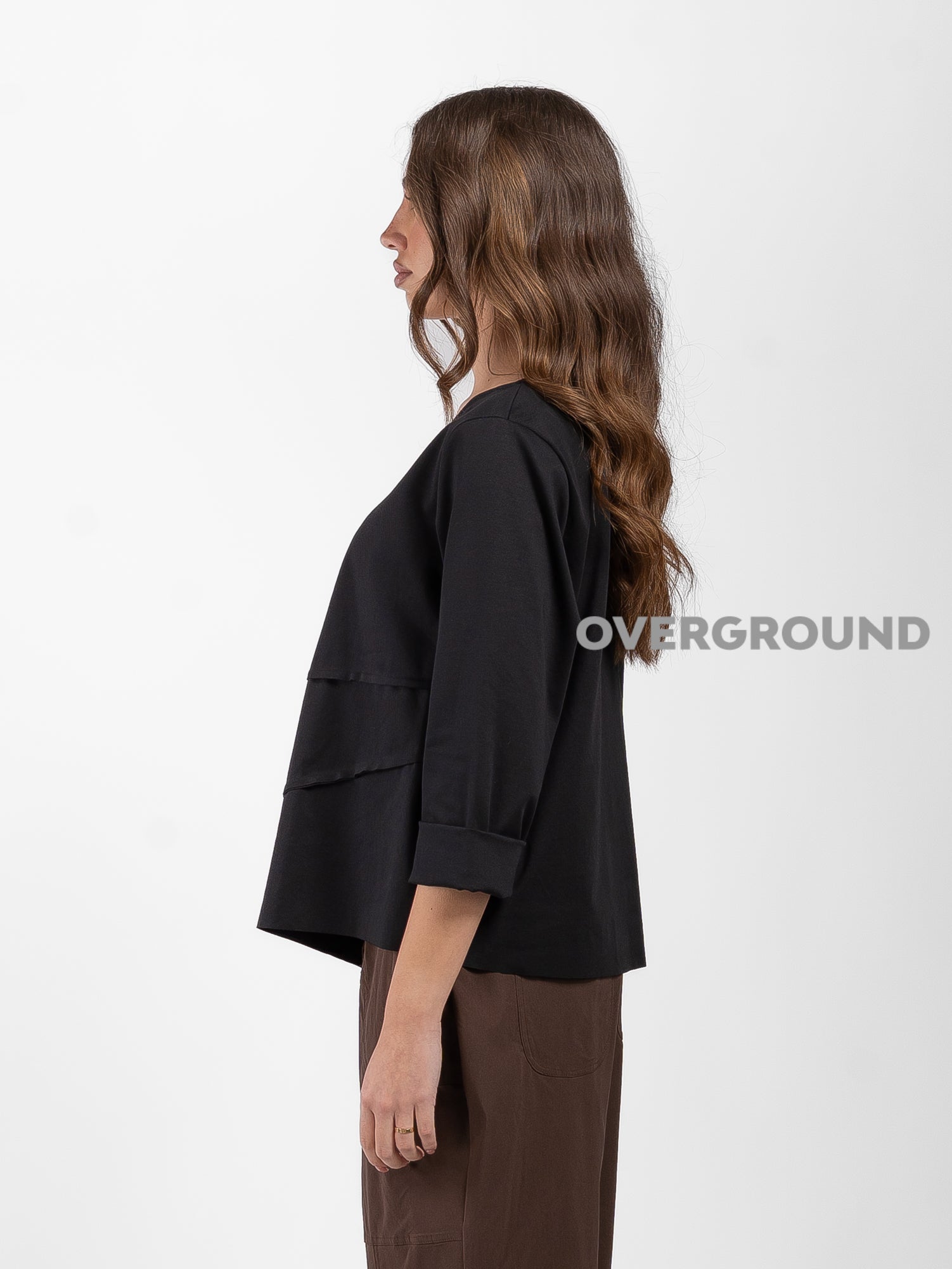 MAGLIA ASIMMETRICA CON CUCITURE DAVANTI - OVERGROUND STORE