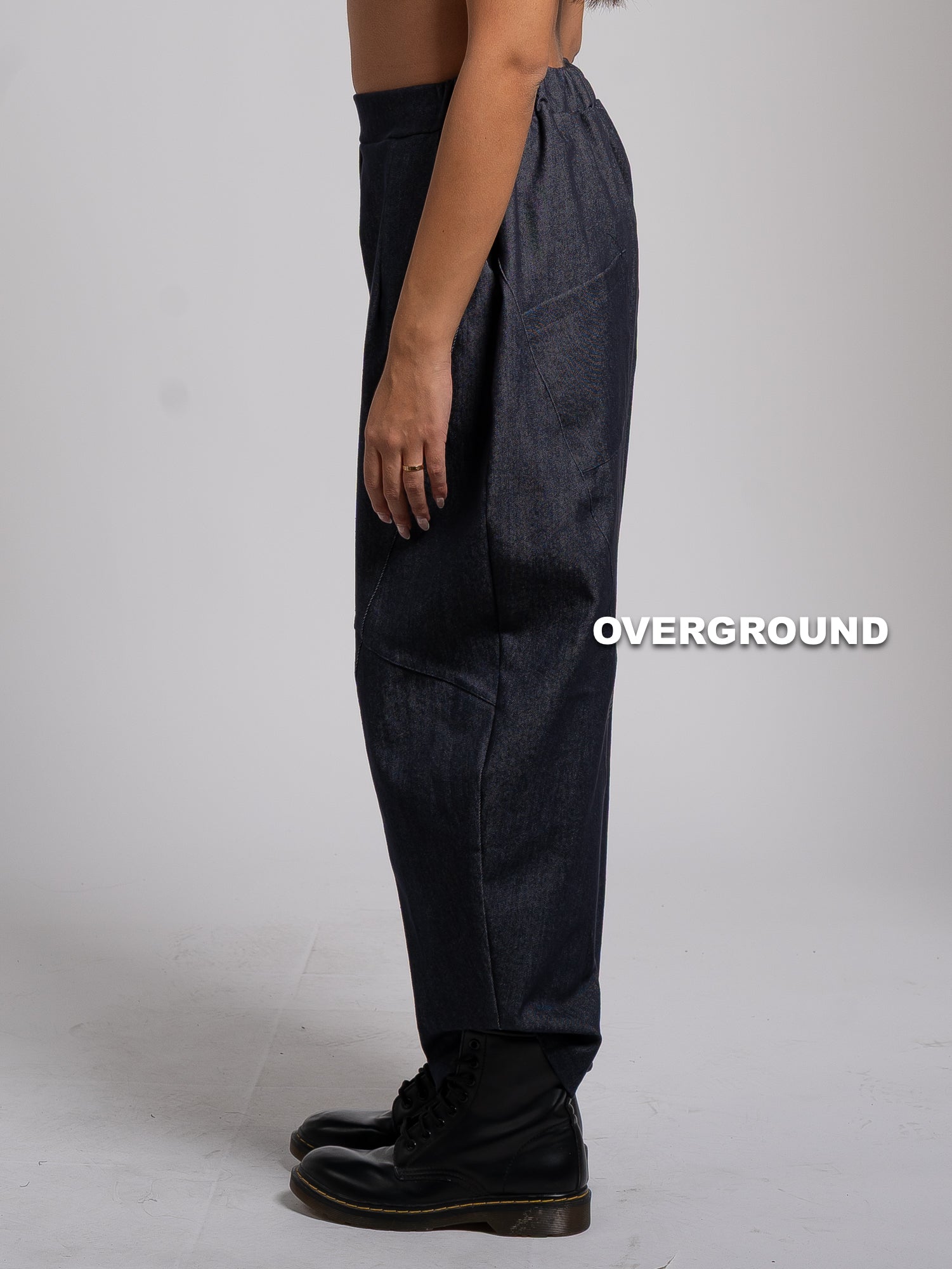 OVERSIZED TROUSERS WITH STITCHING ON THE LEG