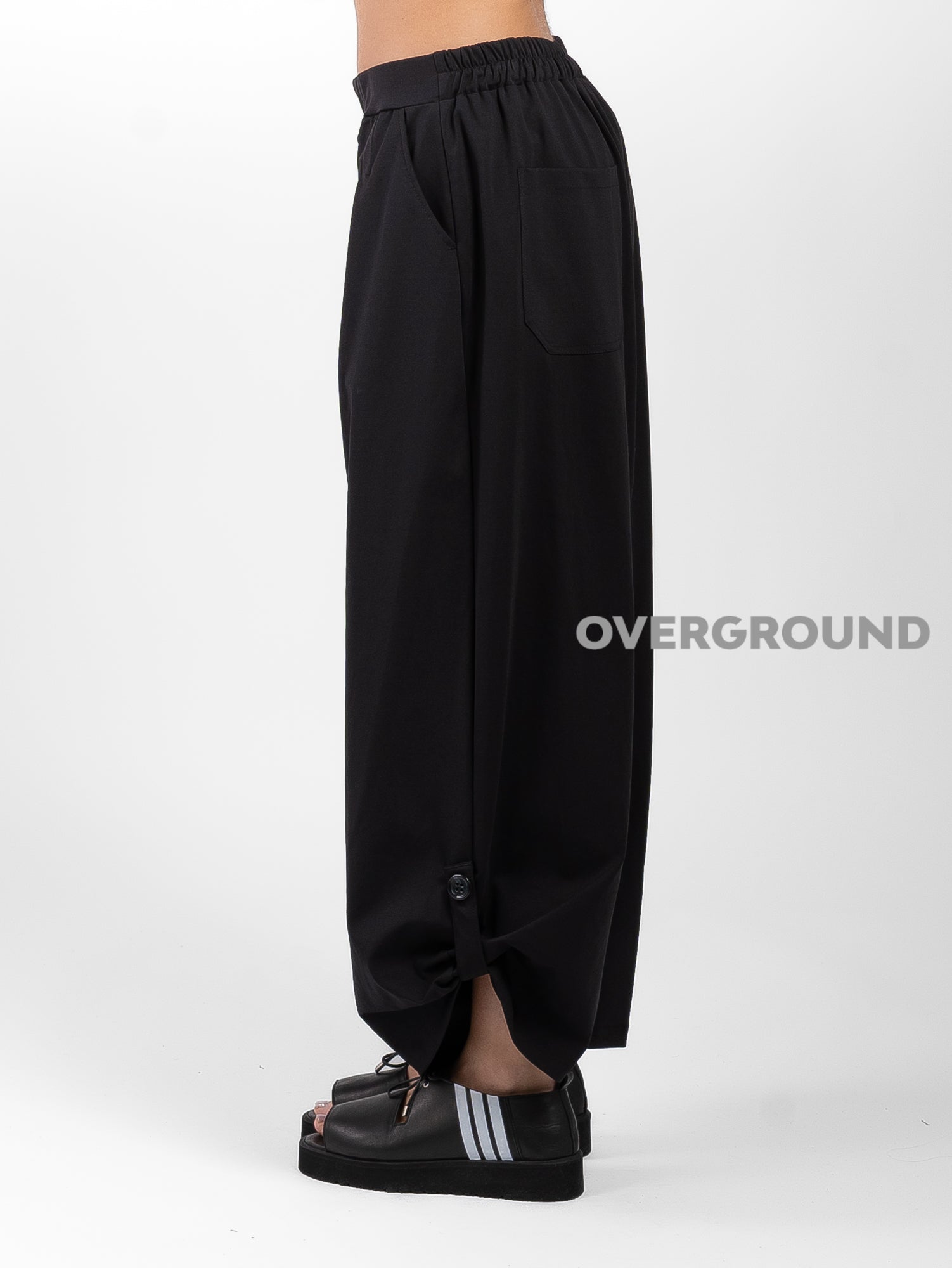 PANTALONE OVER CON RIPRESA IN FONDO E BOTTONE - OVERGROUND STORE