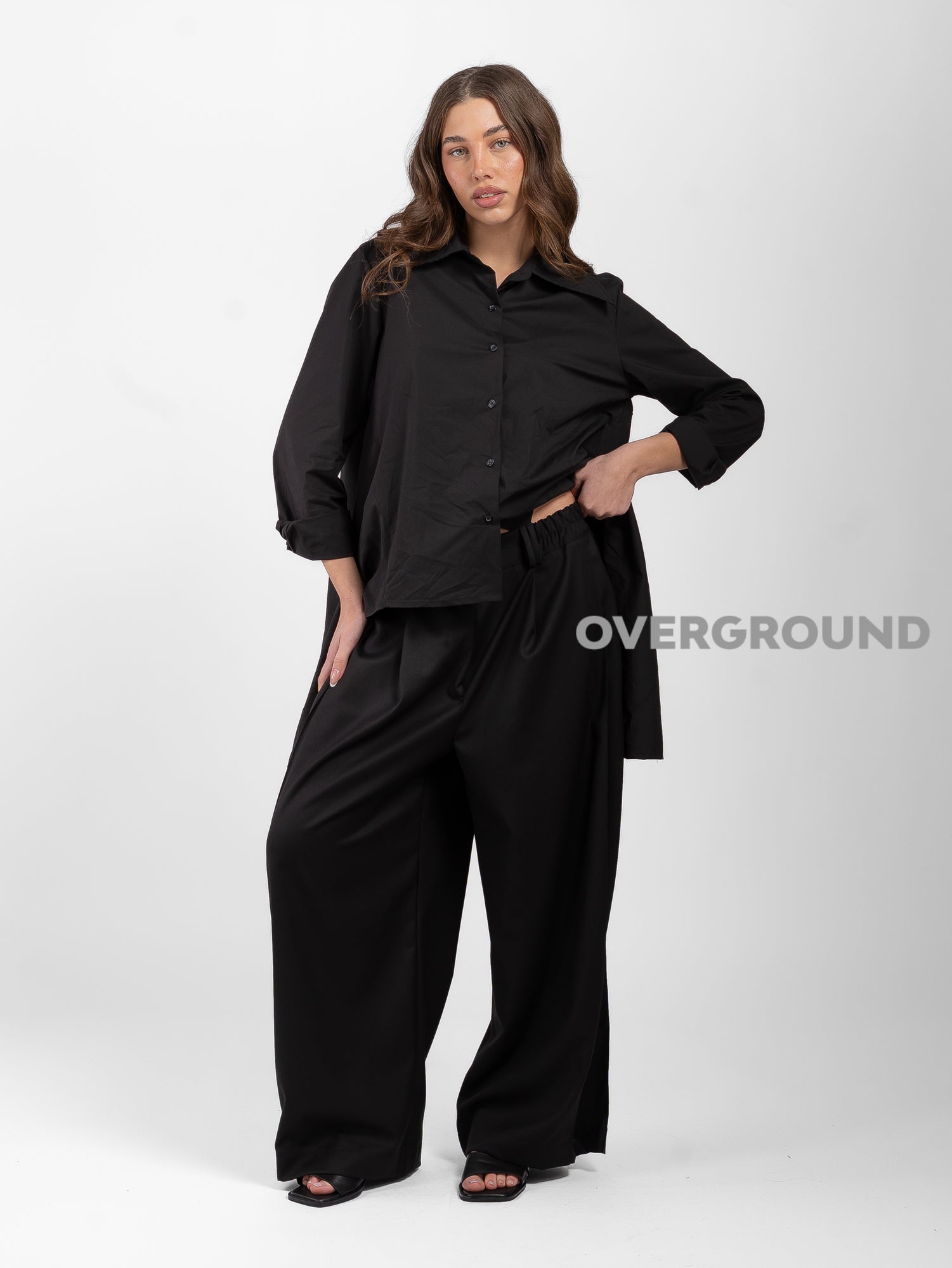 PANTALONE OVER CON CUCITURE DAVANTI E BOTTONE IN FONDO - OVERGROUND STORE