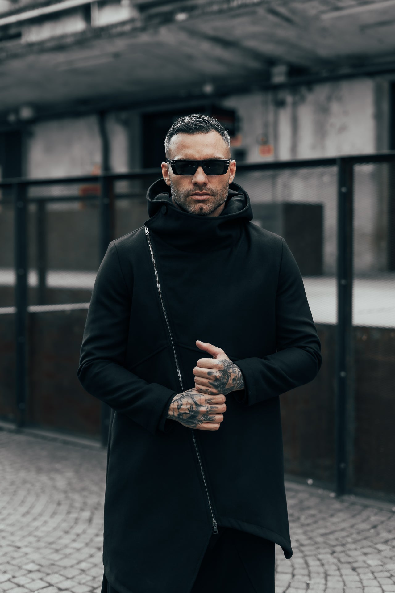 Giaccone con cerniera trasversale e bottone a chiudere - OVERGROUND STORE