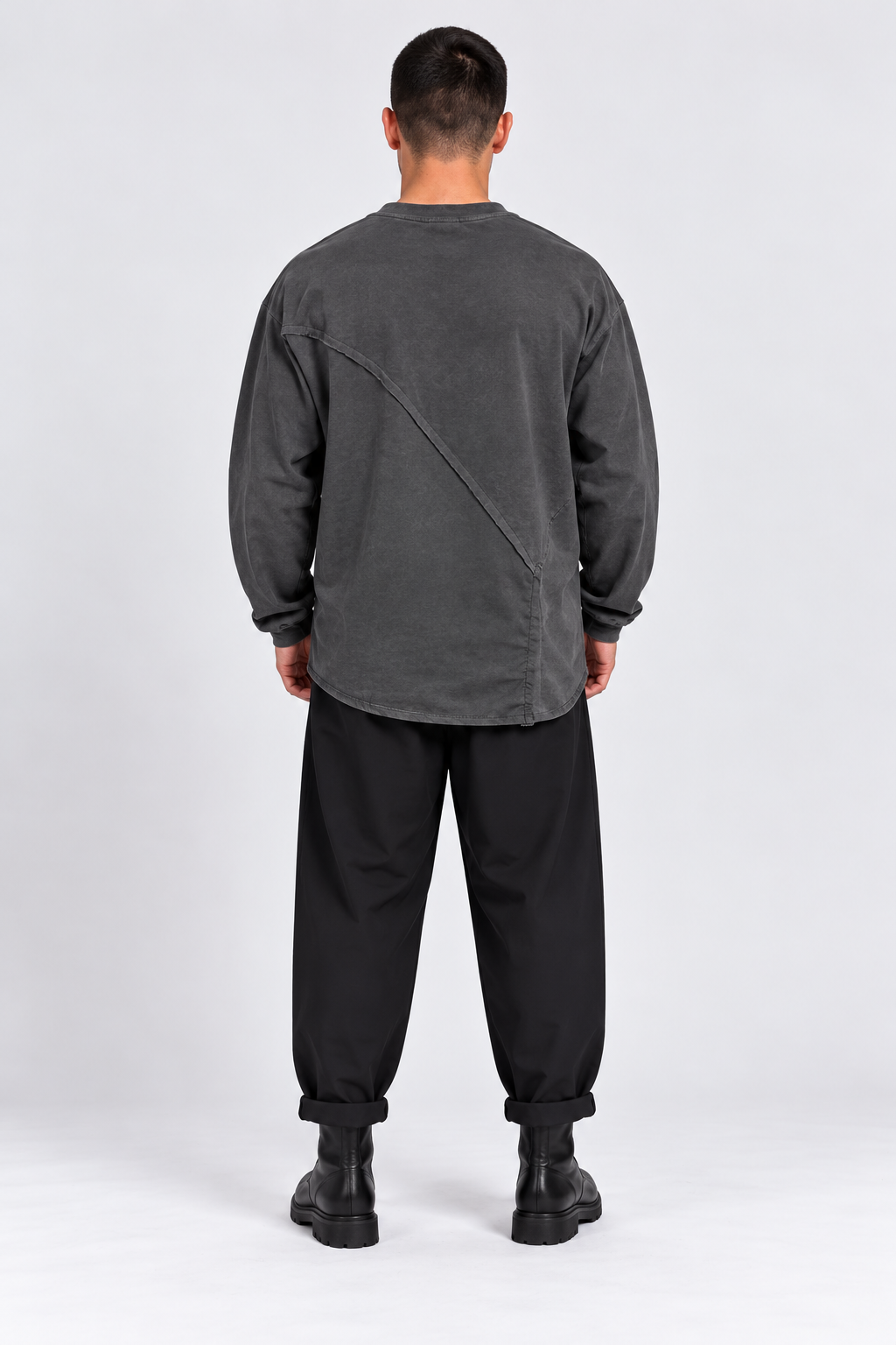 MAGLIA OVER CON CUCITURE DOPPIO TESSUTO