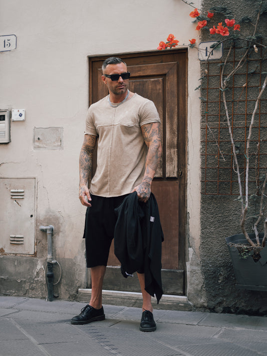 T-SHIRT CON TASCHE DAVANTI
