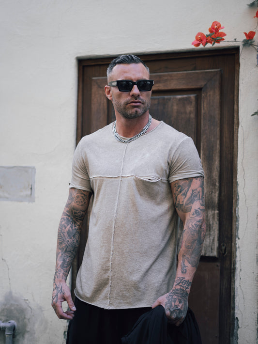 T-SHIRT CON TASCHE DAVANTI