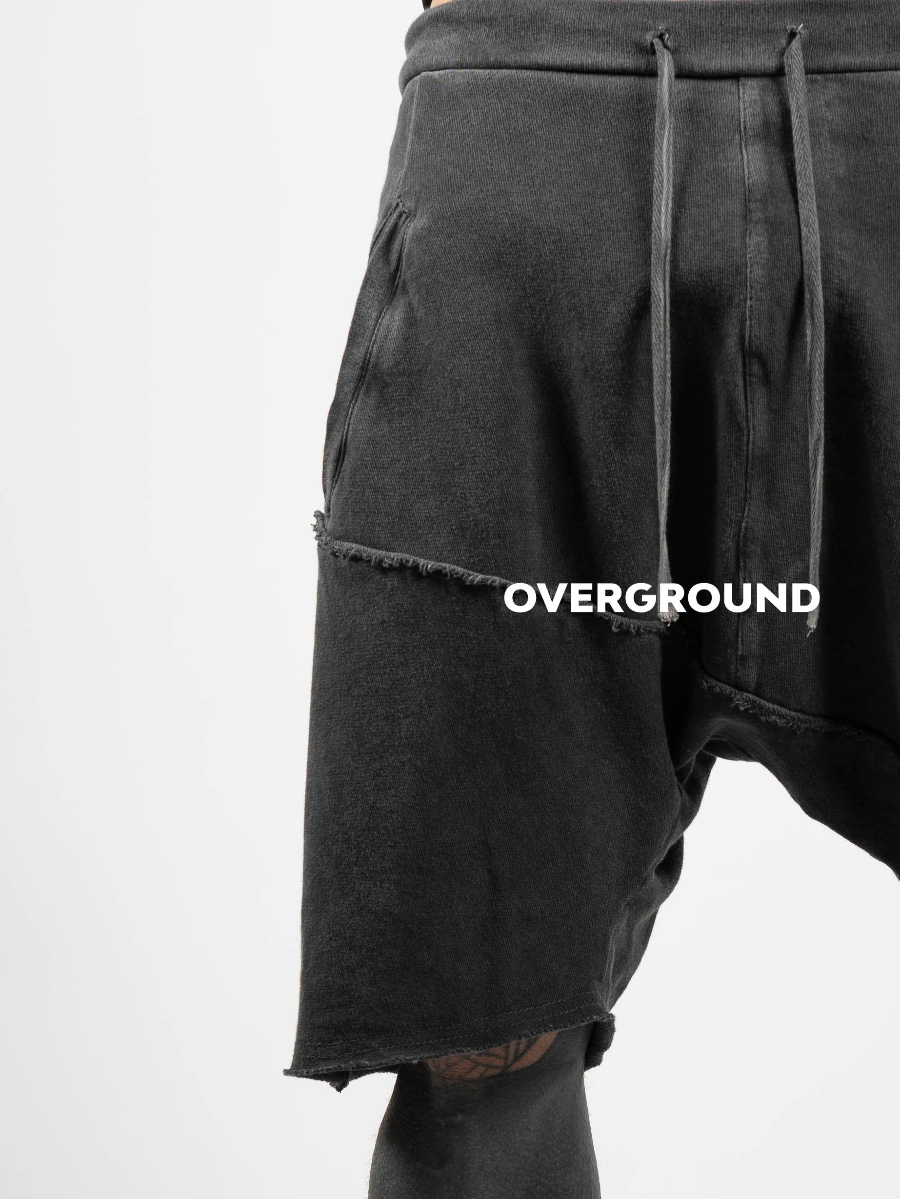 PANTALONE CORTO CON CUCITURA DAVANTI E TASCHE LATERALI - OVERGROUND STORE