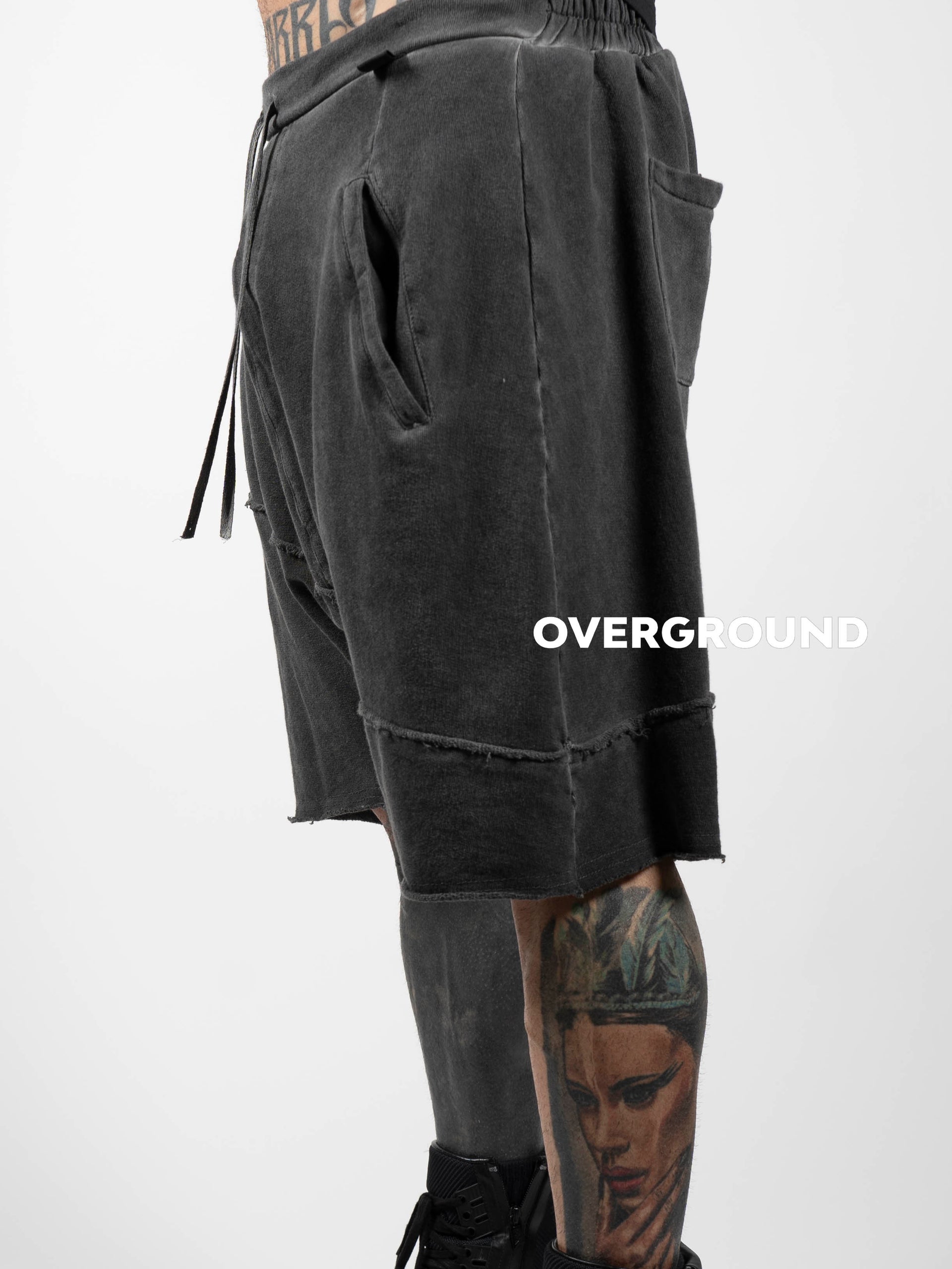 PANTALONE CORTO CON CUCITURA DAVANTI E TASCHE LATERALI - OVERGROUND STORE