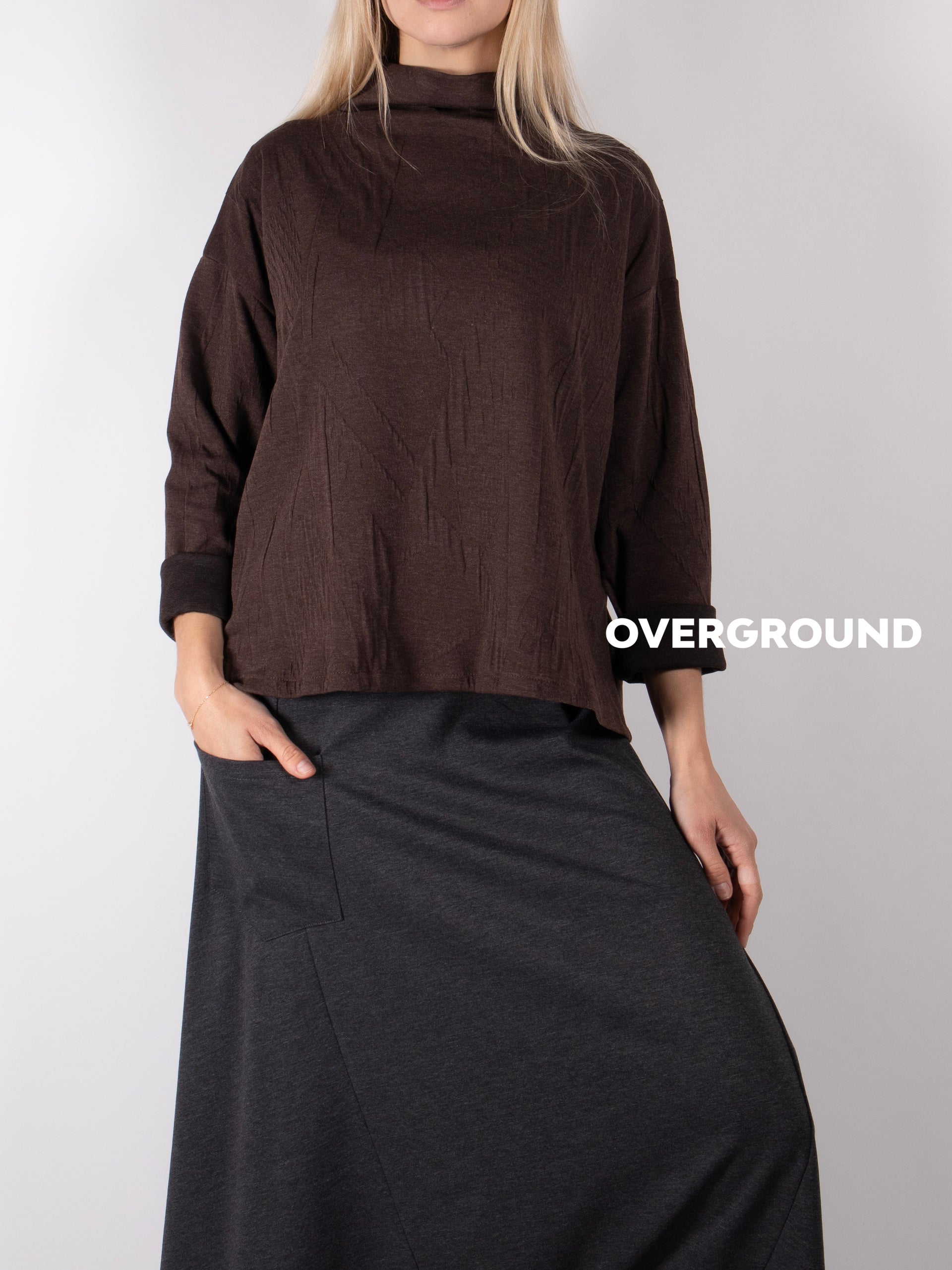 Blusa corta collo alto - OVERGROUND STORE