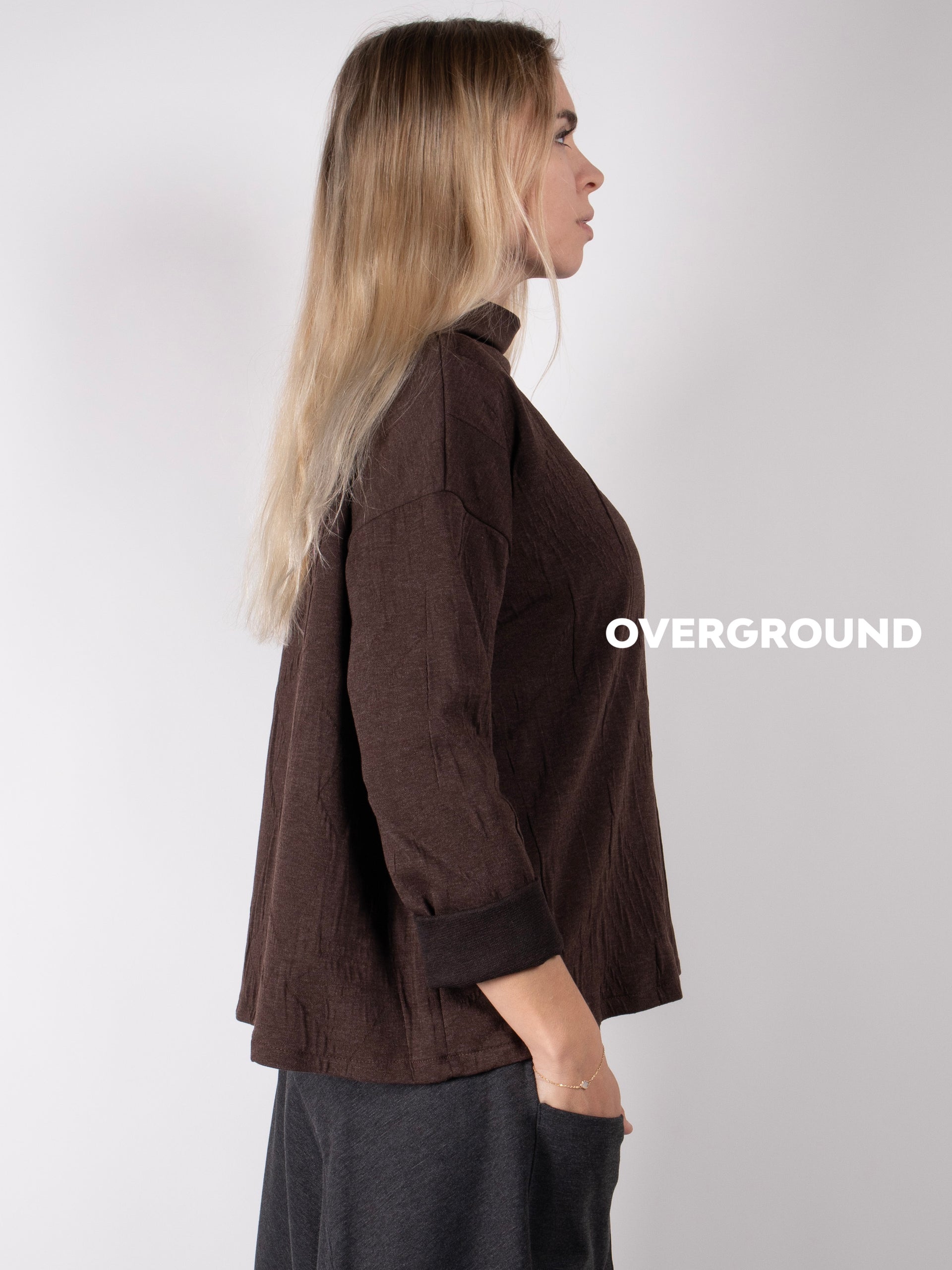 Blusa corta collo alto - OVERGROUND STORE