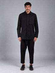 CAMICIA CON PATTINA LATERALE E BOTTONI COPERTI