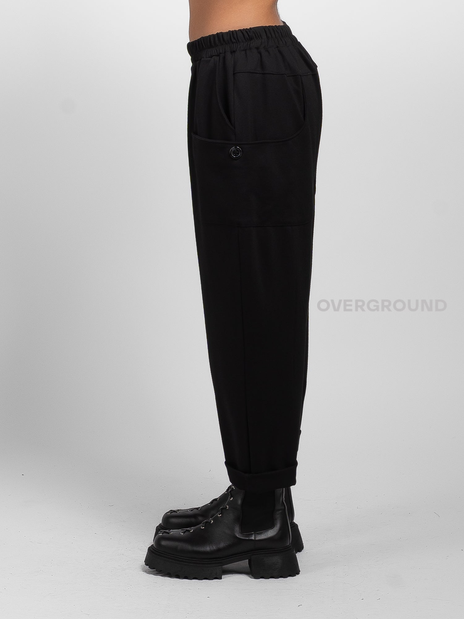 PANTALONE CON PATTINE FRONTALI E TASCHE LATERALI