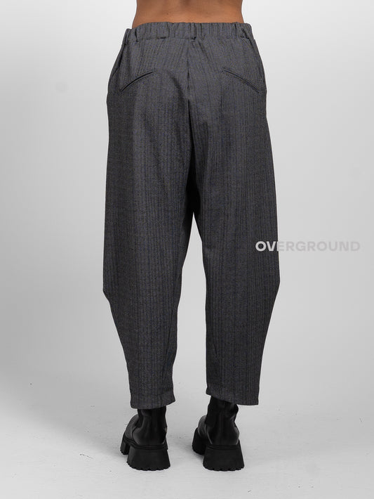 PANTALONE OVER RIGATO CON CUCITURE SUL GAMBULE