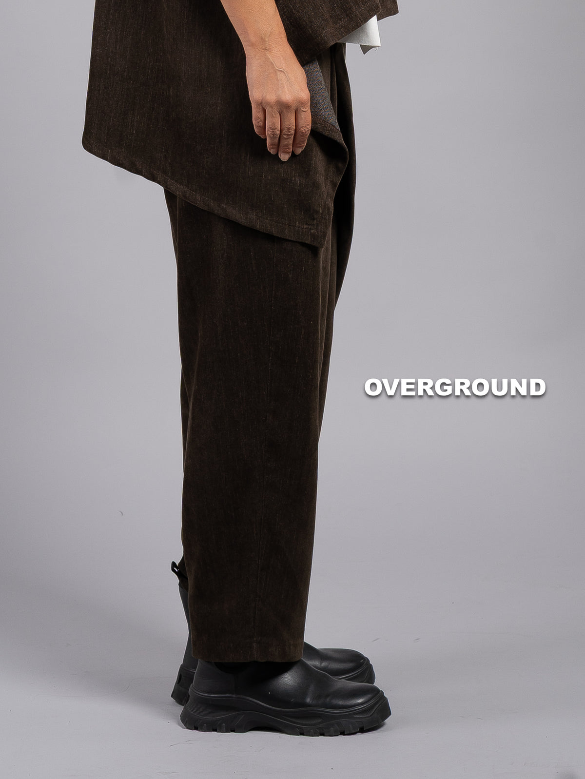 PANTALONE OVER CON PATTINA E BOTTONE