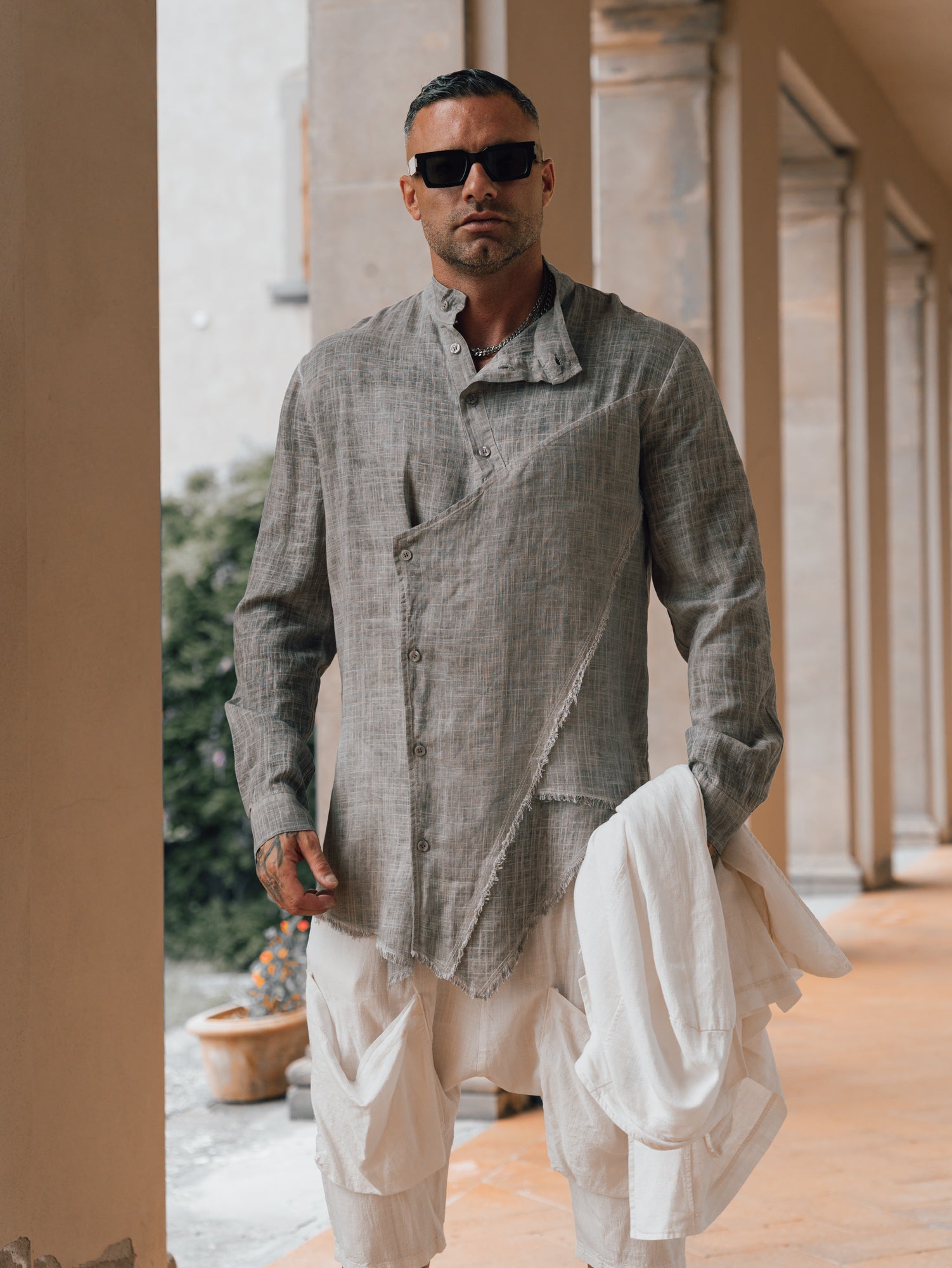 CAMICIA LINO ABBOTTONATURA ASIMMETRICA COLLO COREANA