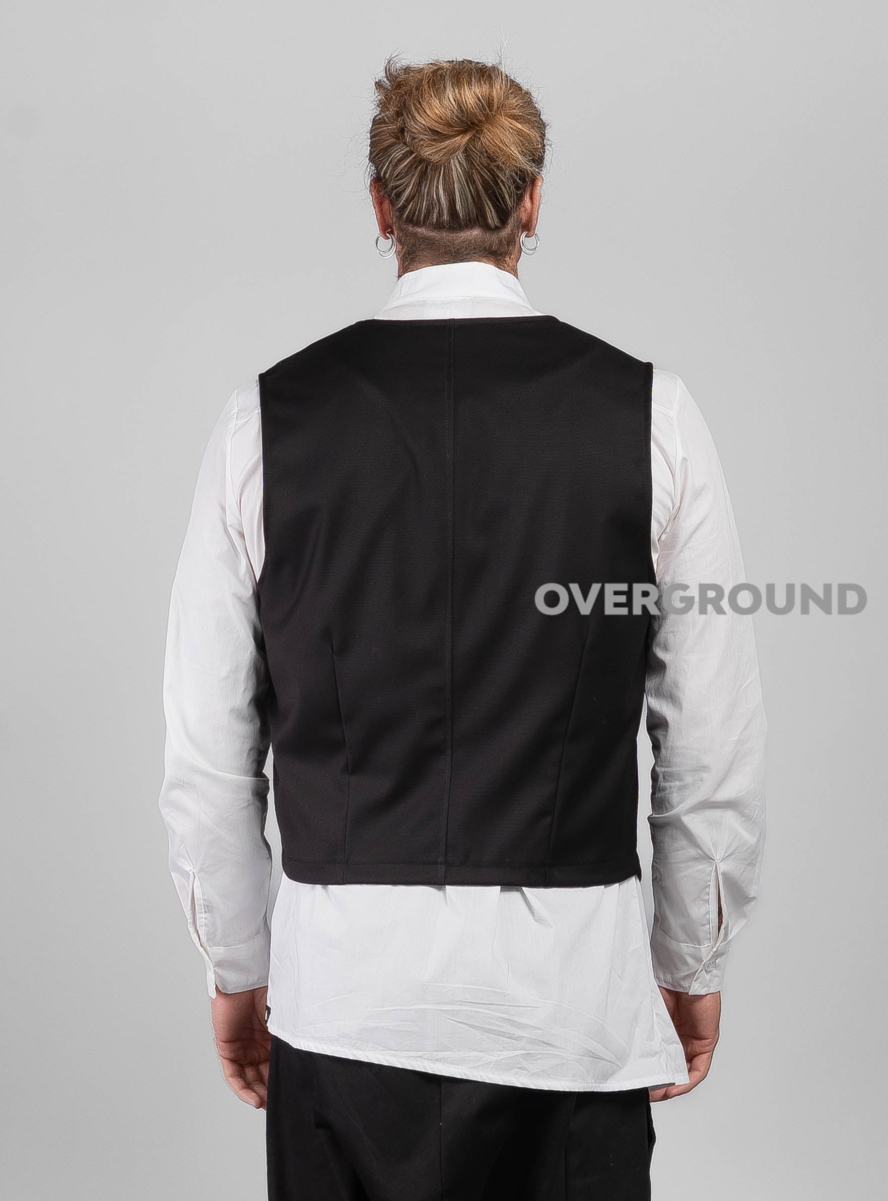 GILET CON ABBOTTONATURA ASIMMETRICA